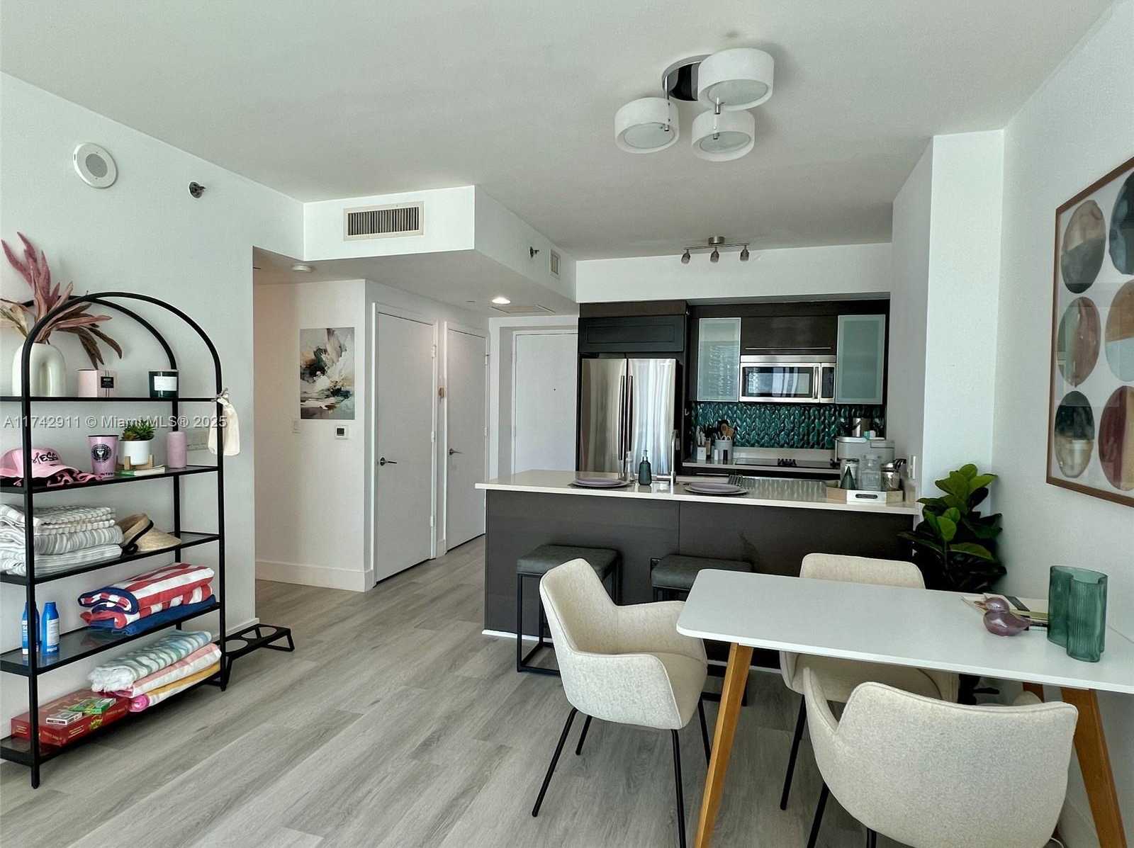 Small Image of 55 SOUTH EAST 6TH ST #2608, Miami Number 4