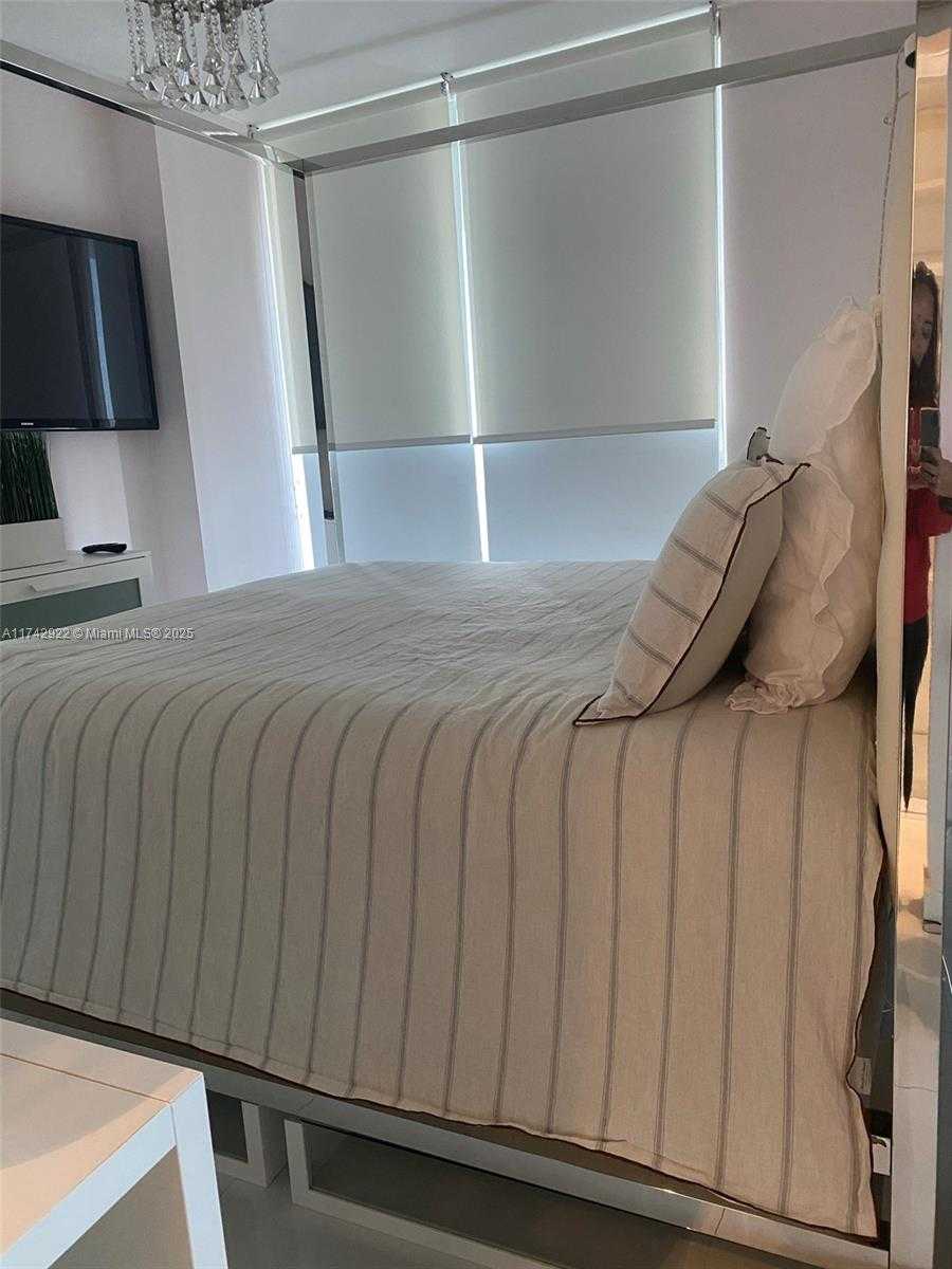 Small Image of 6700 INDIAN CREEK DR #1201, Miami Beach Number 17