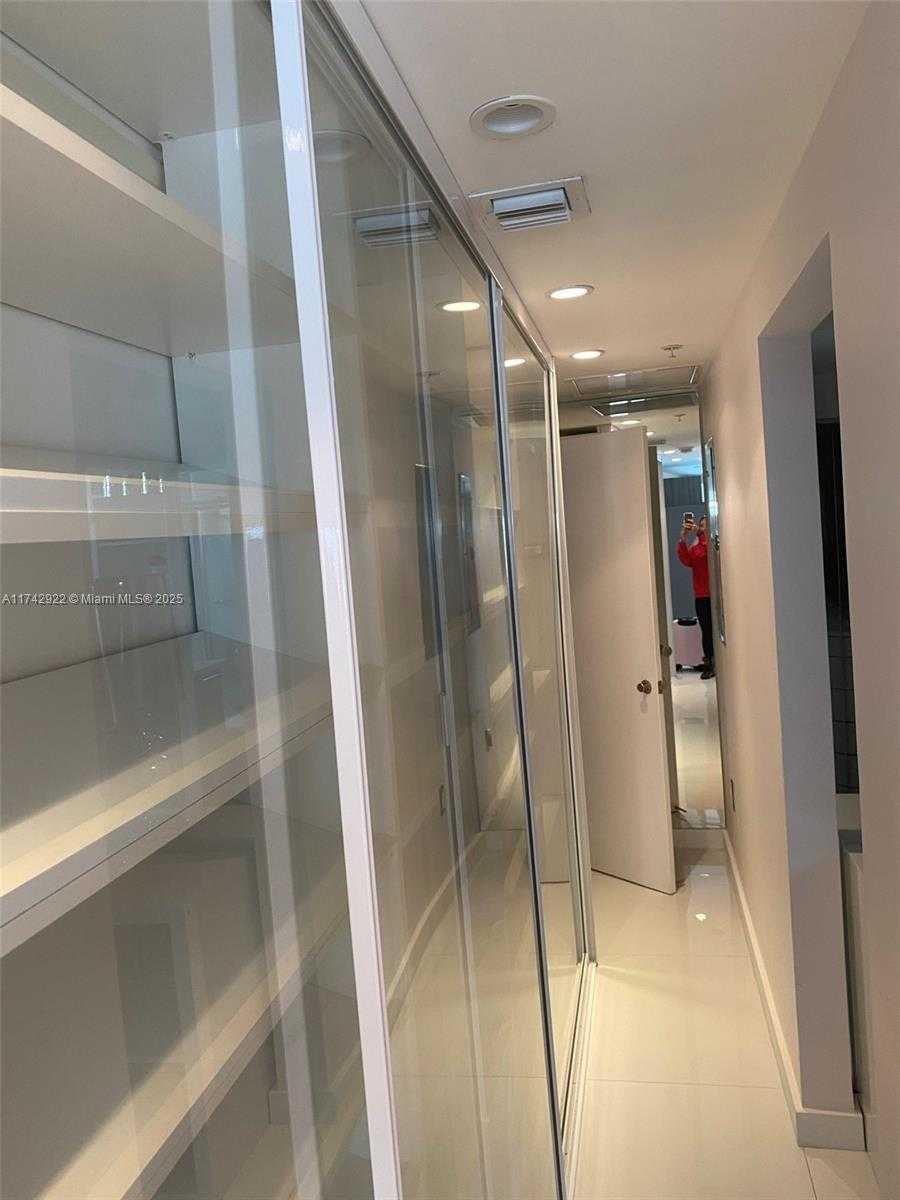 Small Image of 6700 INDIAN CREEK DR #1201, Miami Beach Number 21