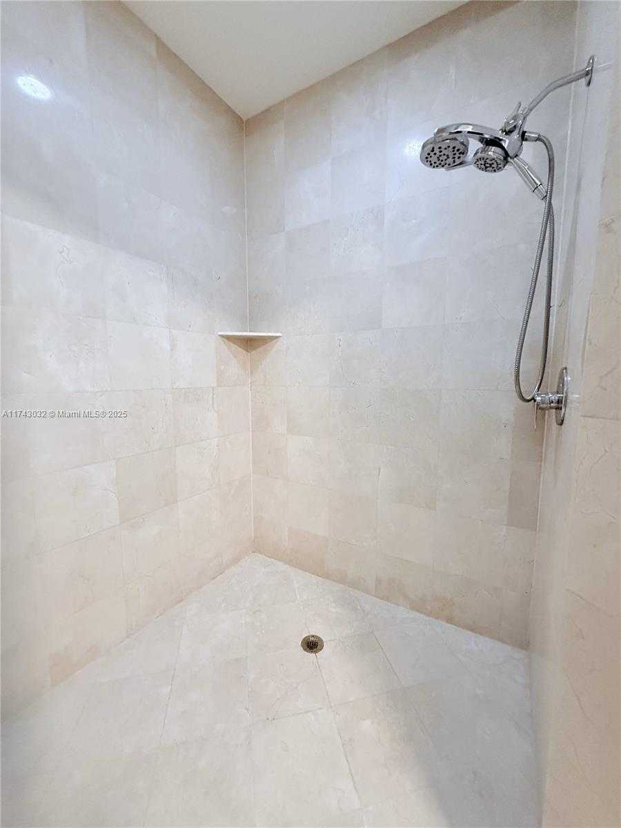 Small Image of Trump Palace, 18101 Collins Ave, Sunny Isles Beach, FL 33160, USA Number 16
