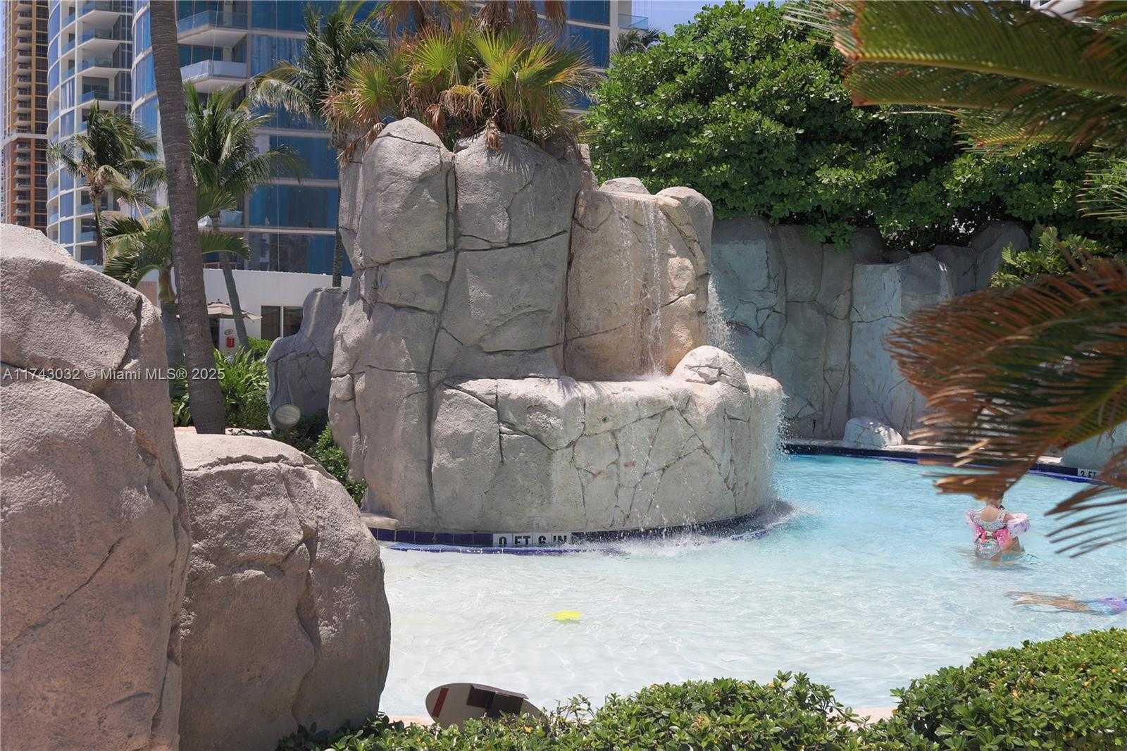 Small Image of Trump Palace, 18101 Collins Ave, Sunny Isles Beach, FL 33160, USA Number 18