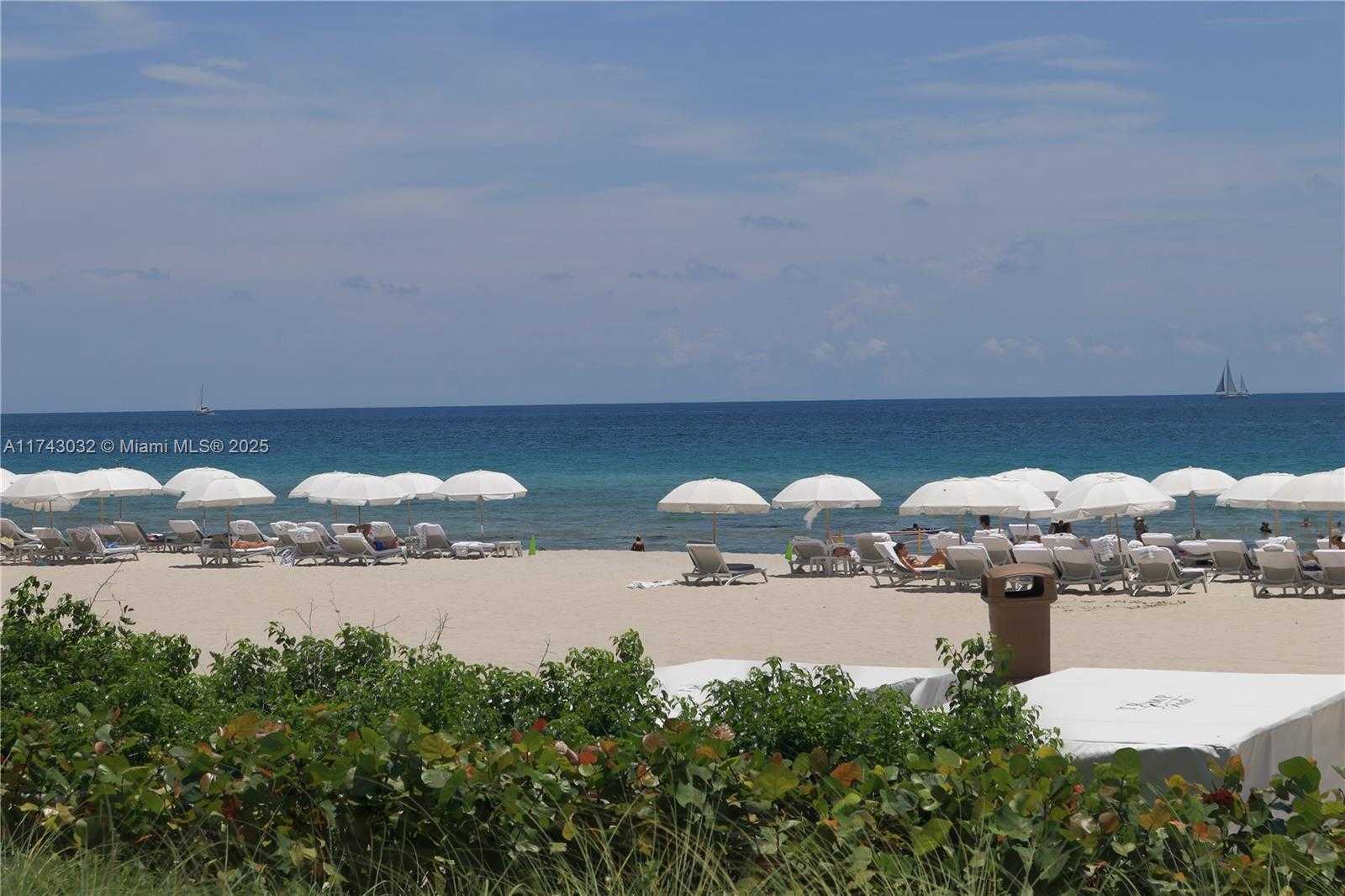 Small Image of Trump Palace, 18101 Collins Ave, Sunny Isles Beach, FL 33160, USA Number 25