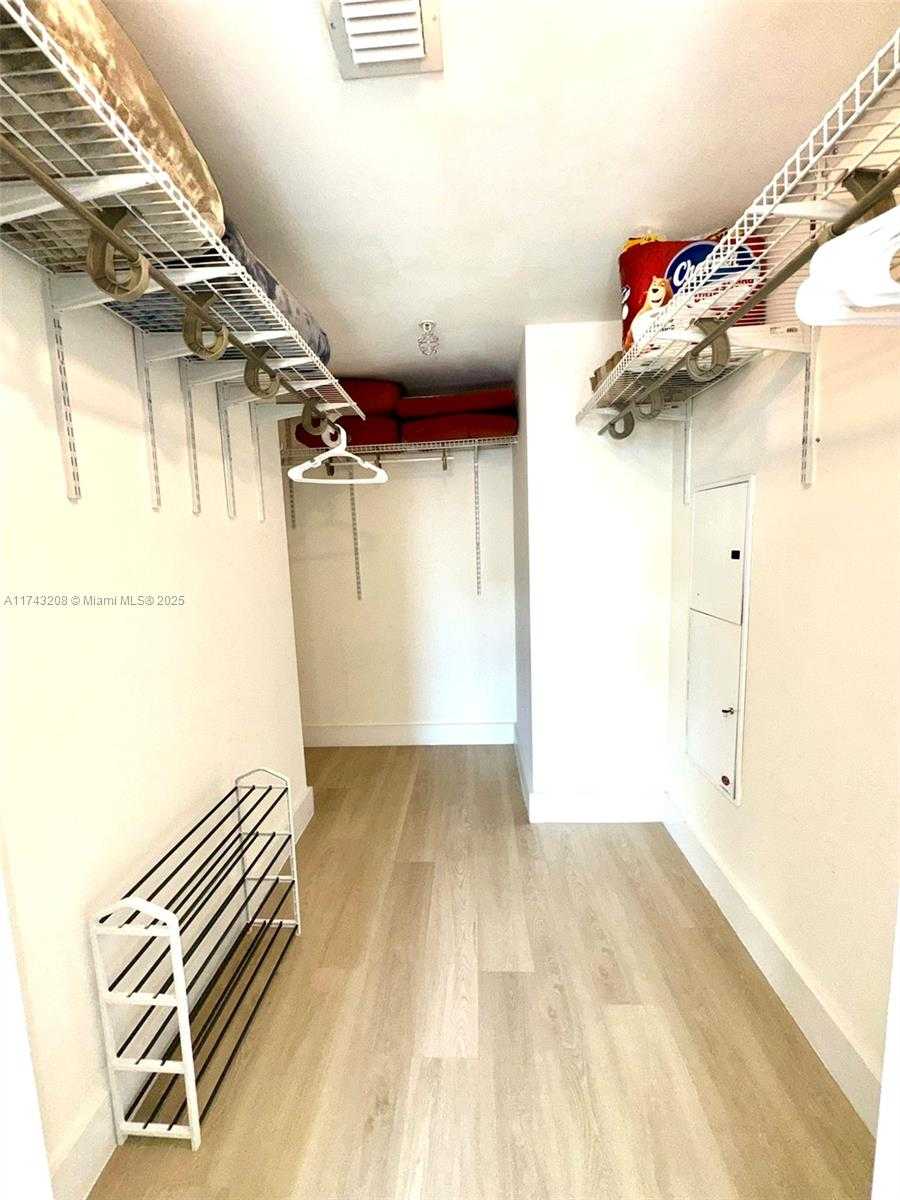Small Image of 185 SOUTH WEST 7TH ST #1402, Miami Number 15