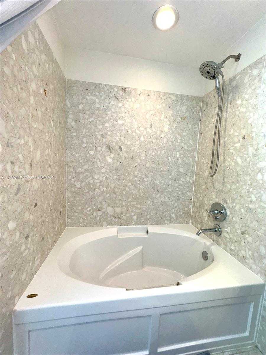 Small Image of 185 SOUTH WEST 7TH ST #1402, Miami Number 21