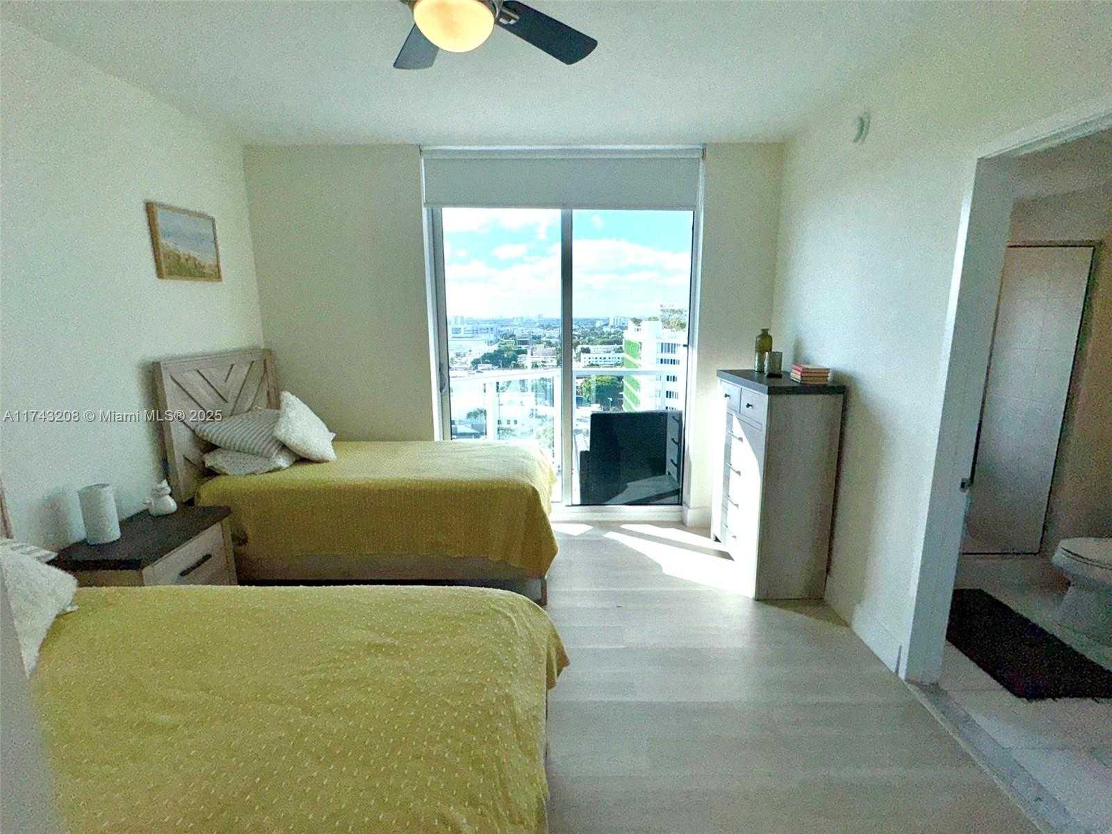 Small Image of 185 SOUTH WEST 7TH ST #1402, Miami Number 24