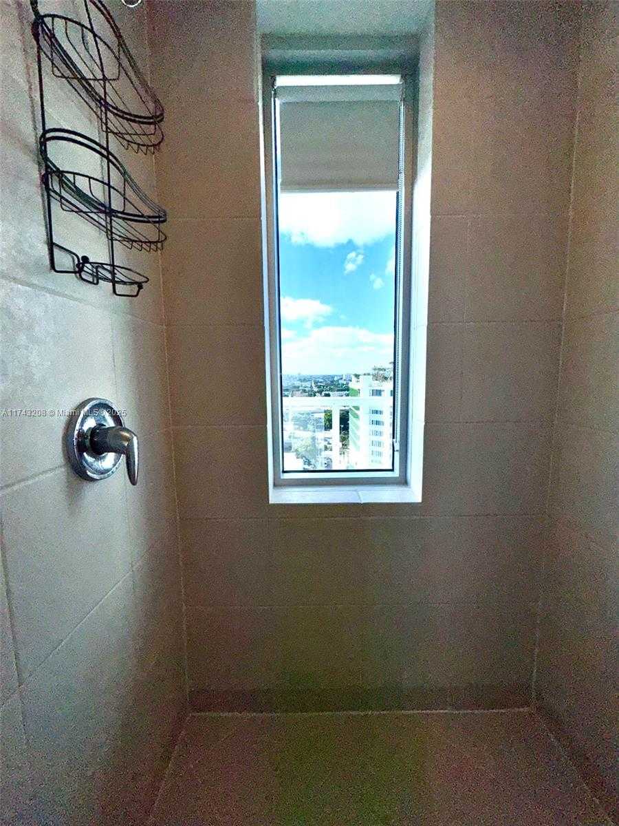 Small Image of 185 SOUTH WEST 7TH ST #1402, Miami Number 26