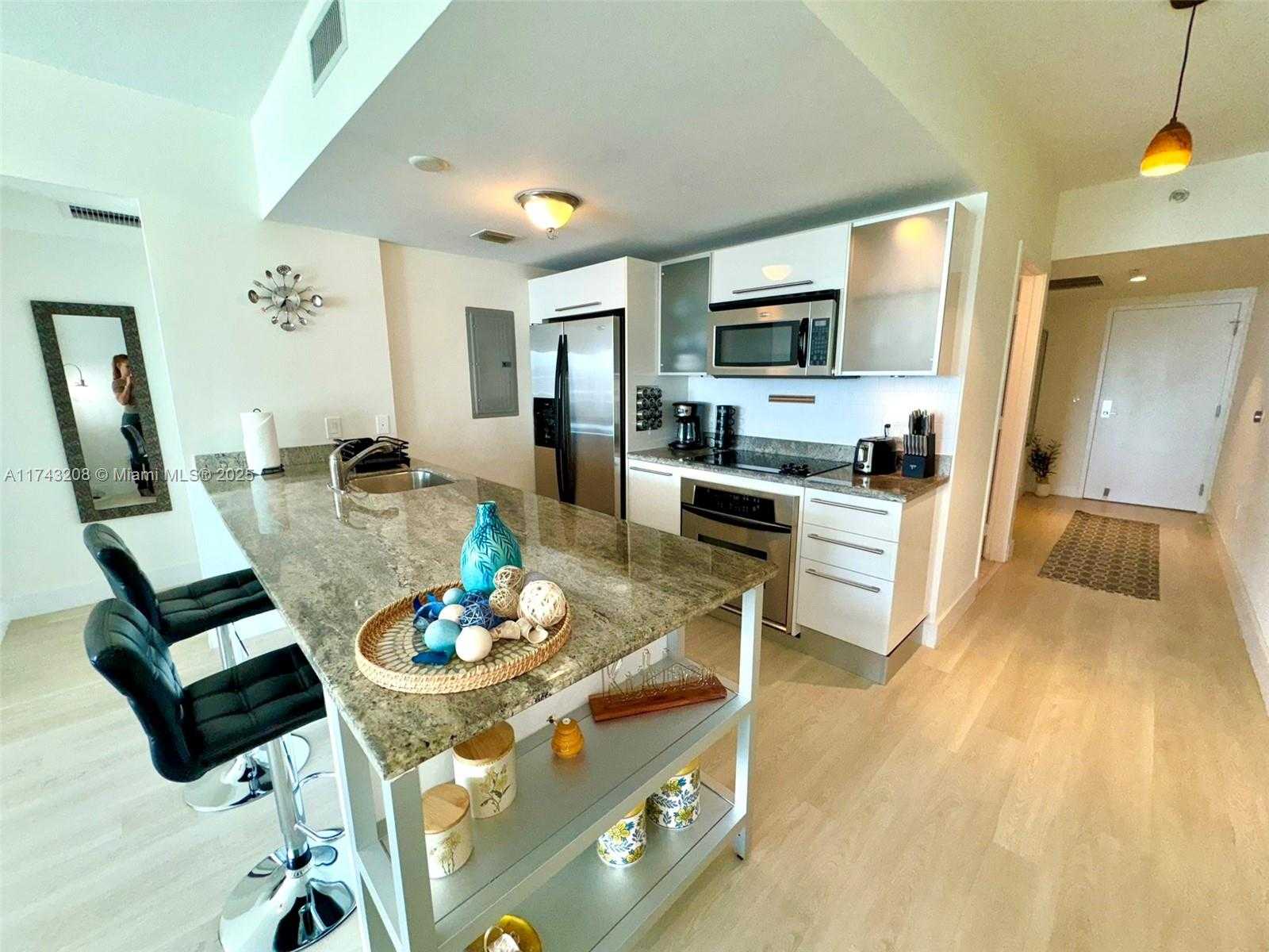 Small Image of 185 SOUTH WEST 7TH ST #1402, Miami Number 5
