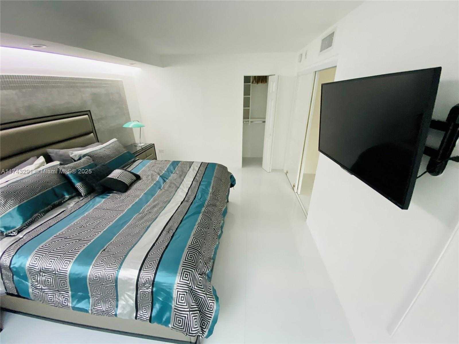 Small Image of 1881 WASHINGTON AVE #2D, Miami Beach Number 10