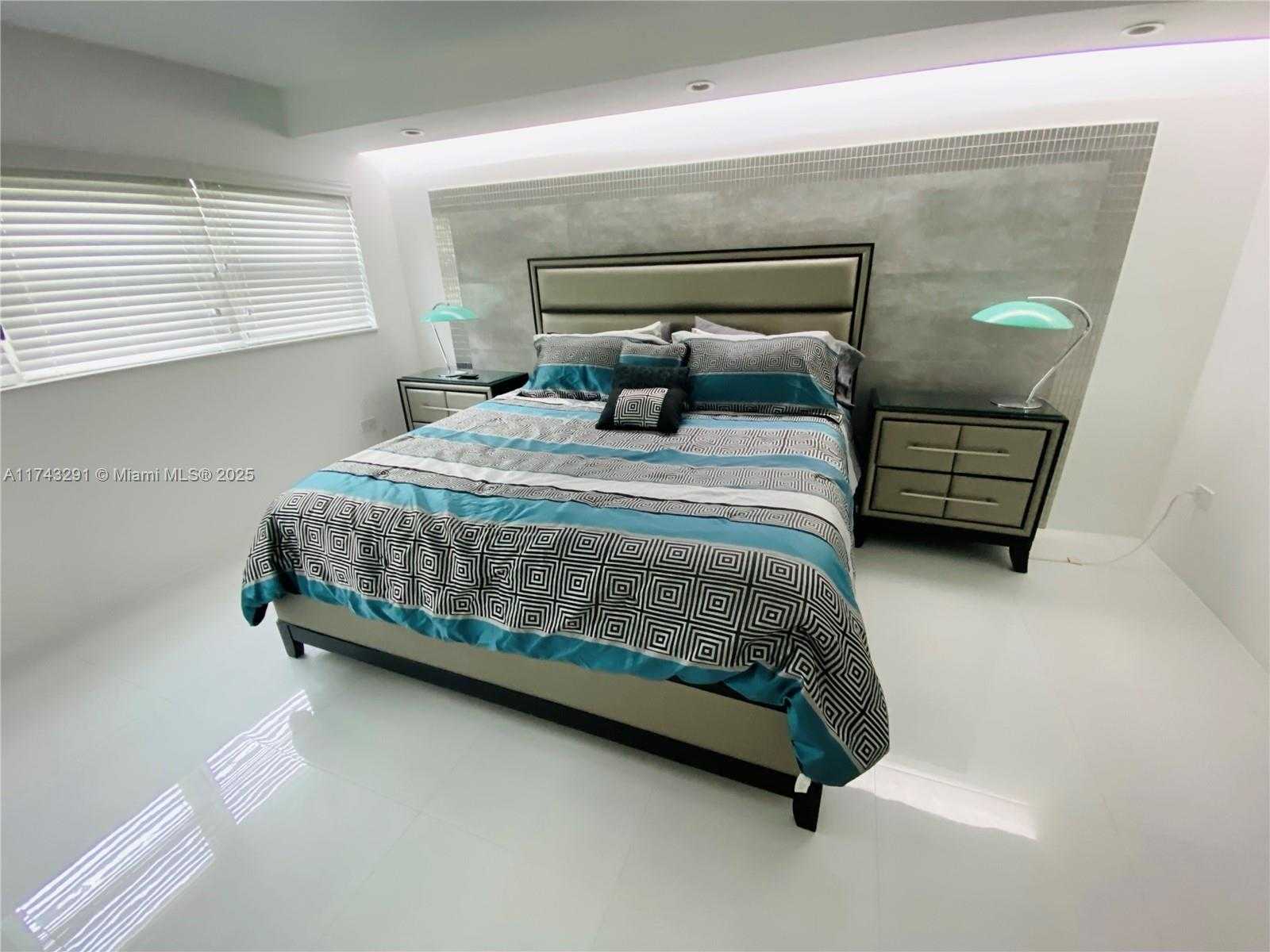 Small Image of 1881 WASHINGTON AVE #2D, Miami Beach Number 12