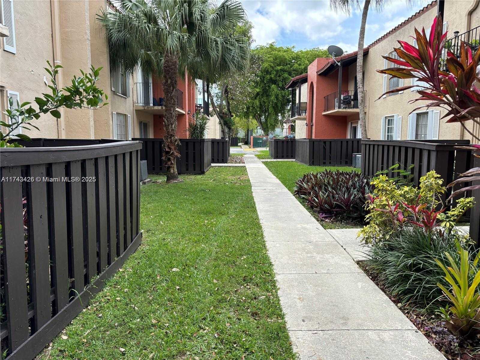 Small Image of 10744 NORTH KENDALL #M-18, Miami Number 15