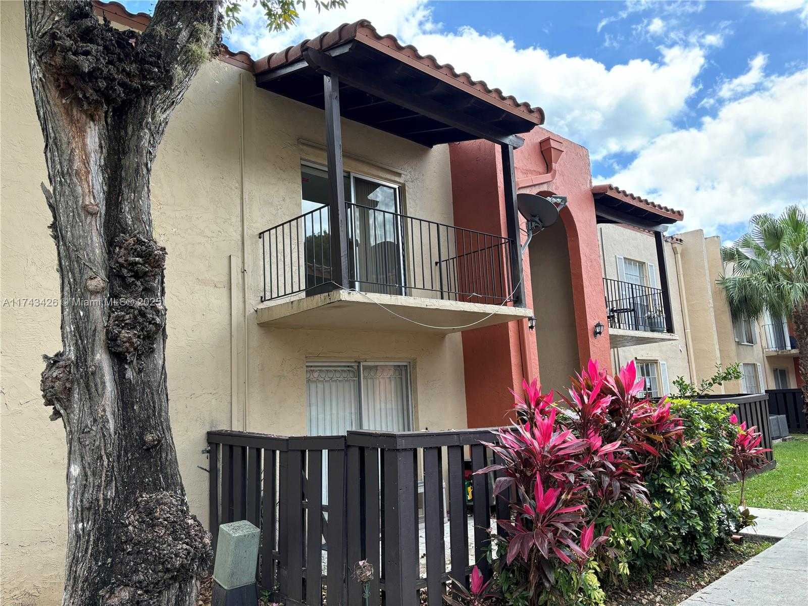 Small Image of 10744 NORTH KENDALL #M-18, Miami Number 20