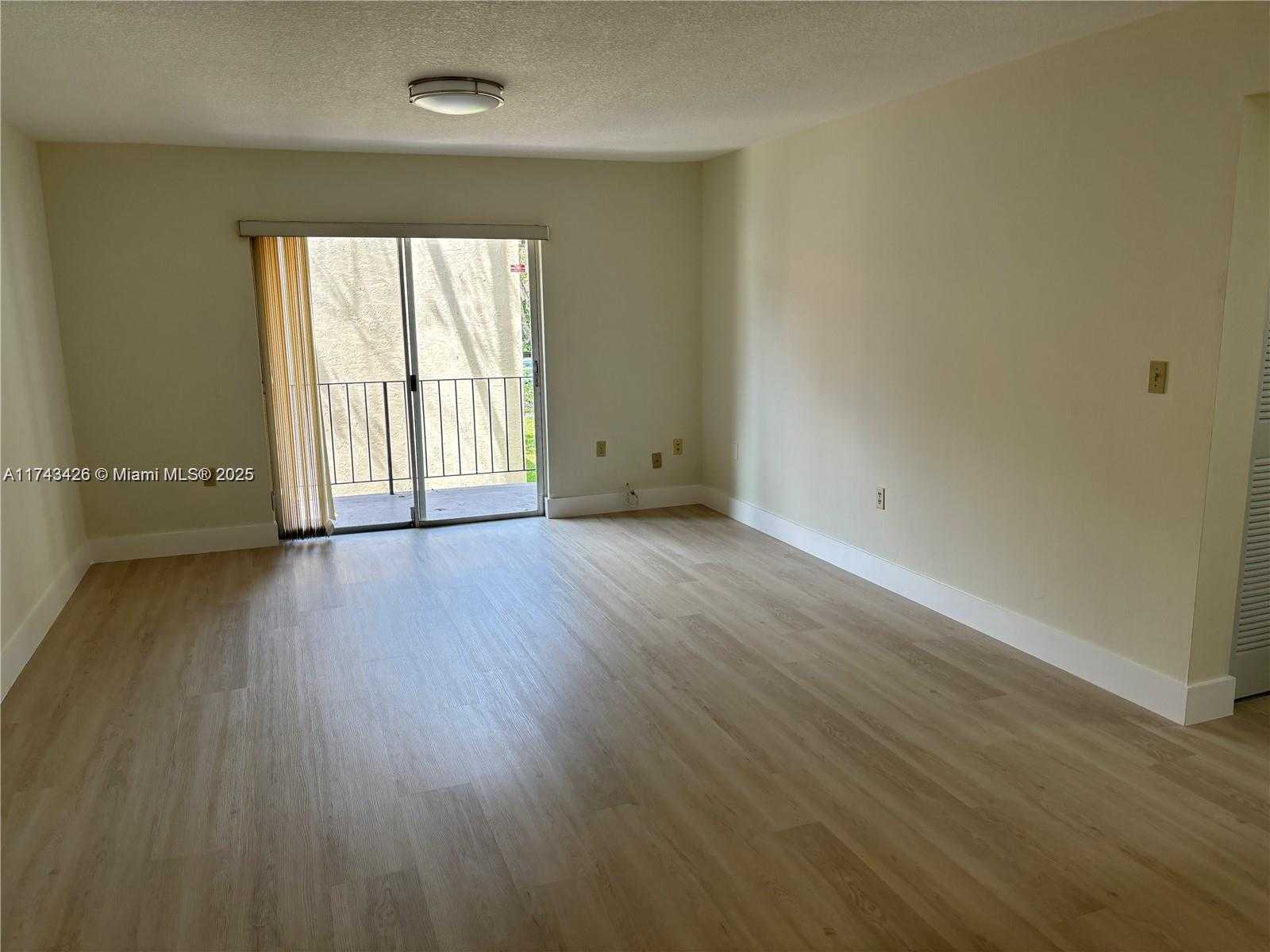 Small Image of 10744 NORTH KENDALL #M-18, Miami Number 5