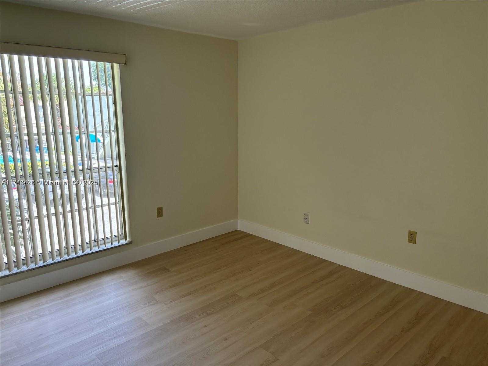 Small Image of 10744 NORTH KENDALL #M-18, Miami Number 7