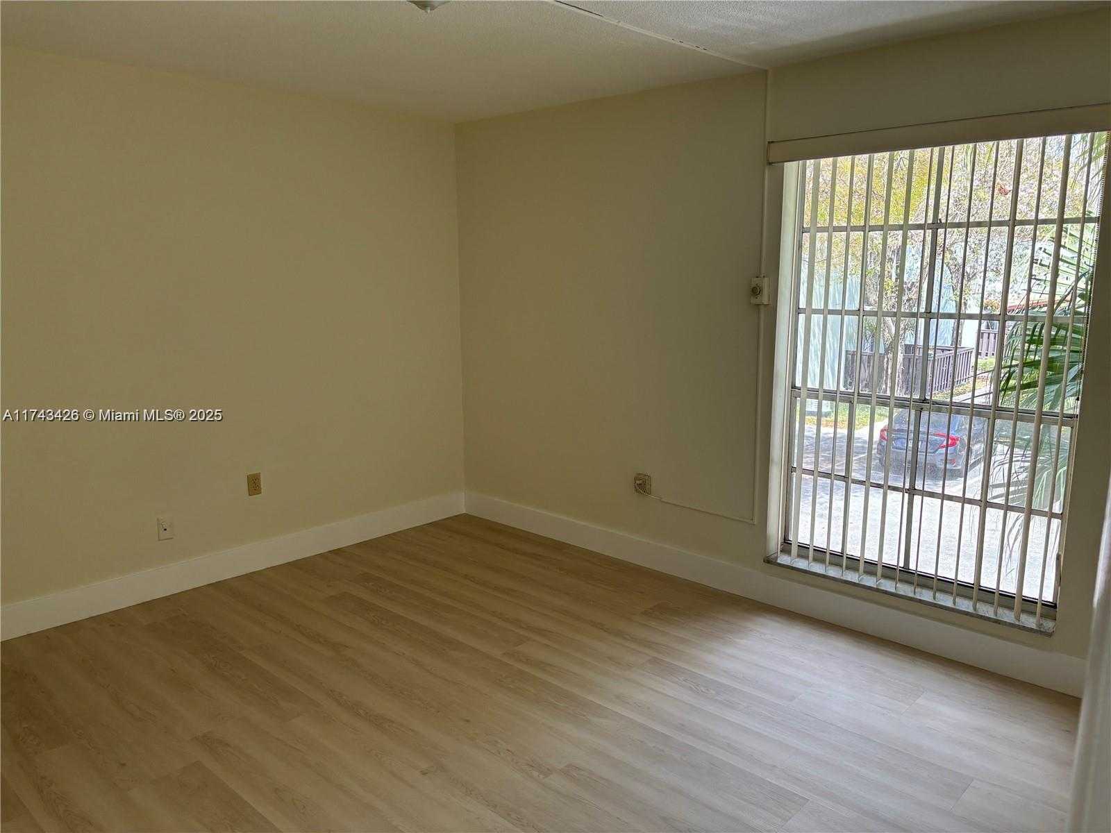 Small Image of 10744 NORTH KENDALL #M-18, Miami Number 8