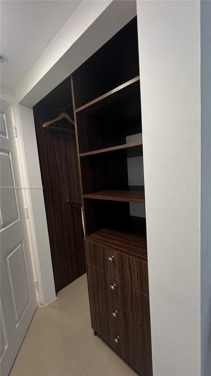 Small Image of 2951 SOUTH BAYSHORE DR #716, Miami Number 25