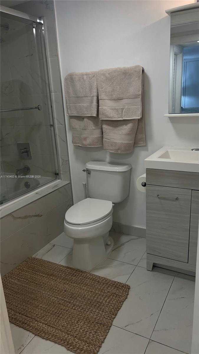 Small Image of 2951 SOUTH BAYSHORE DR #716, Miami Number 27