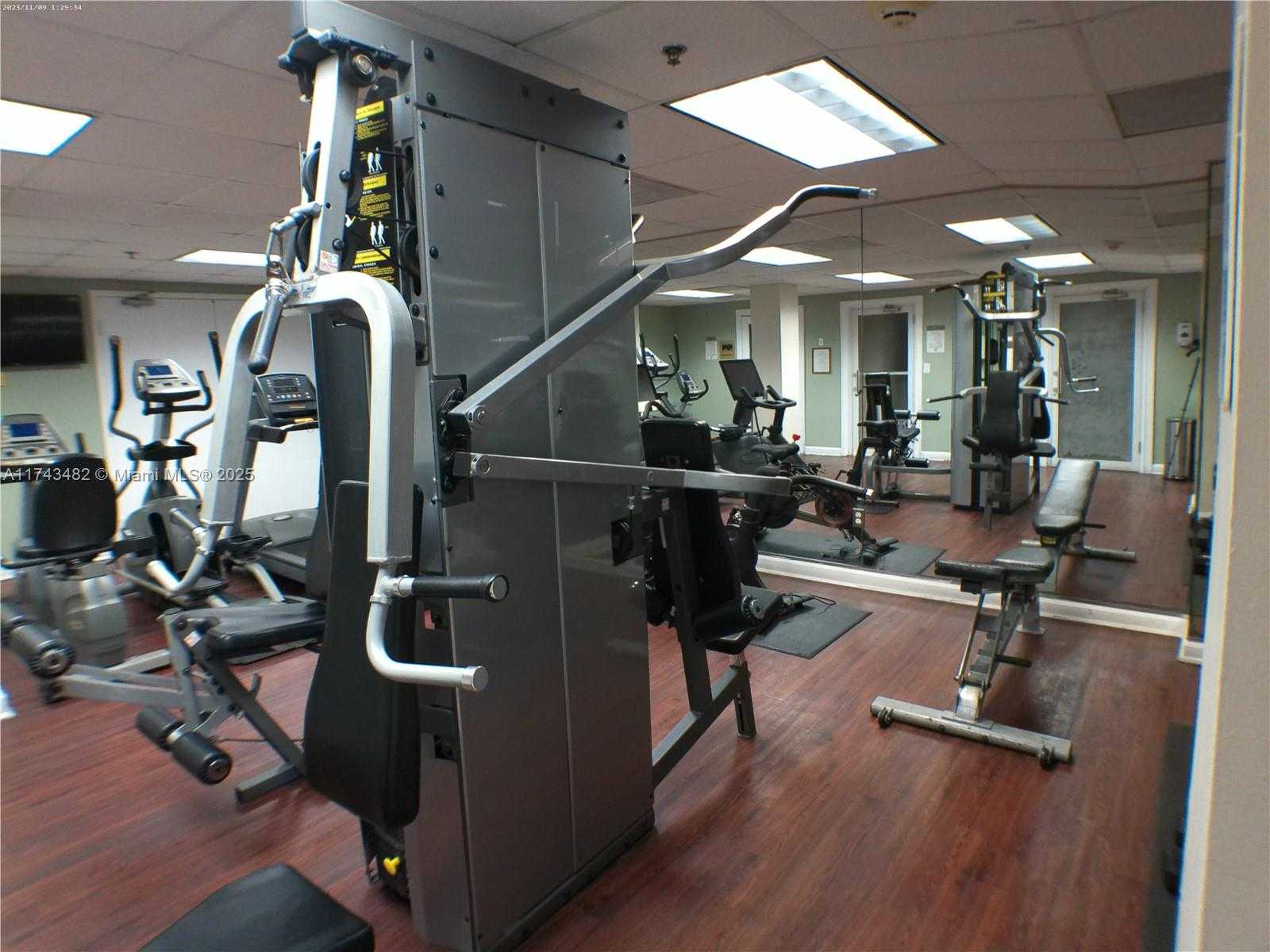 Small Image of 2951 SOUTH BAYSHORE DR #716, Miami Number 8