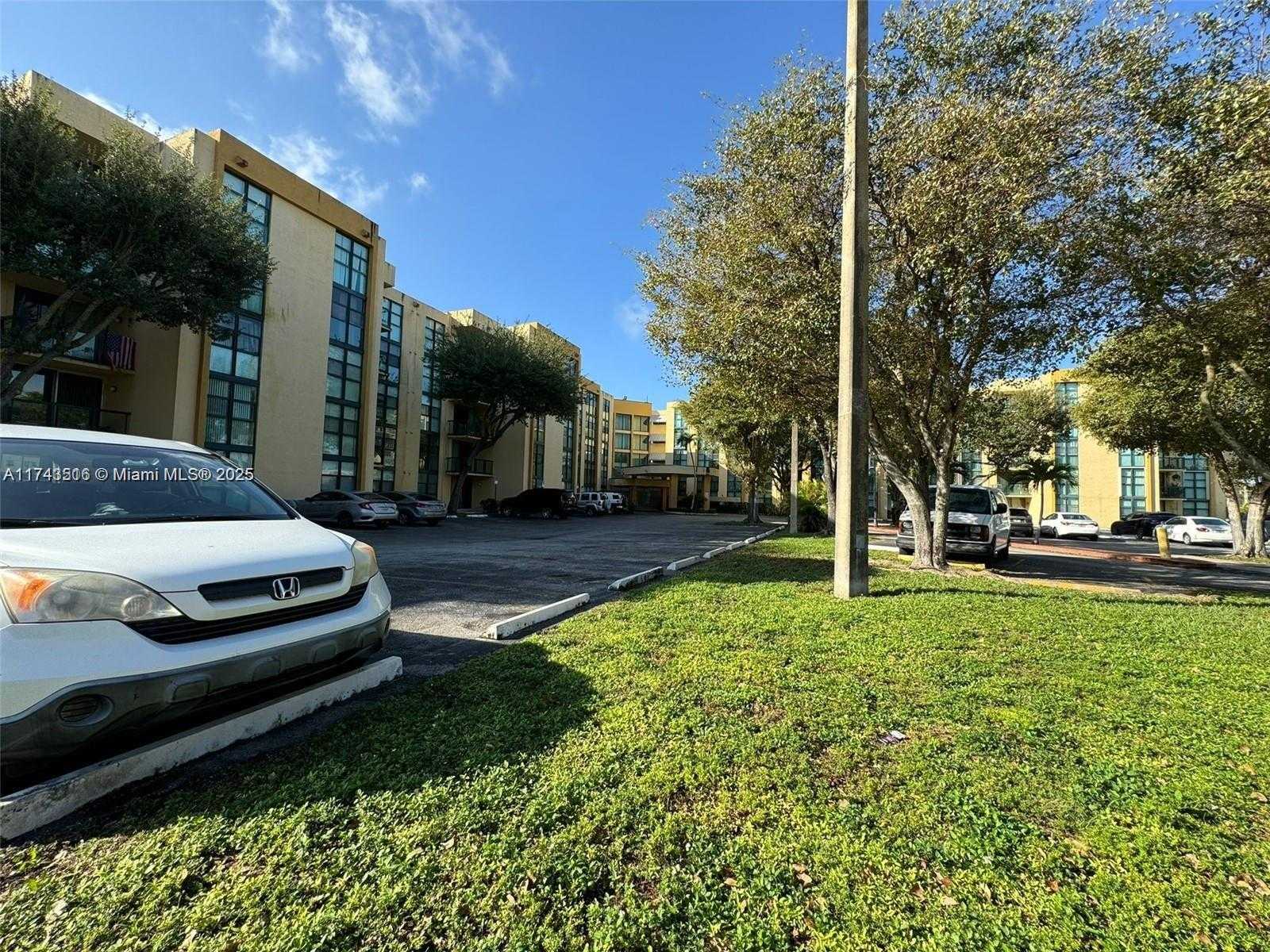 Small Image of 11790 SOUTH WEST 18TH ST #316-3, Miami Number 9