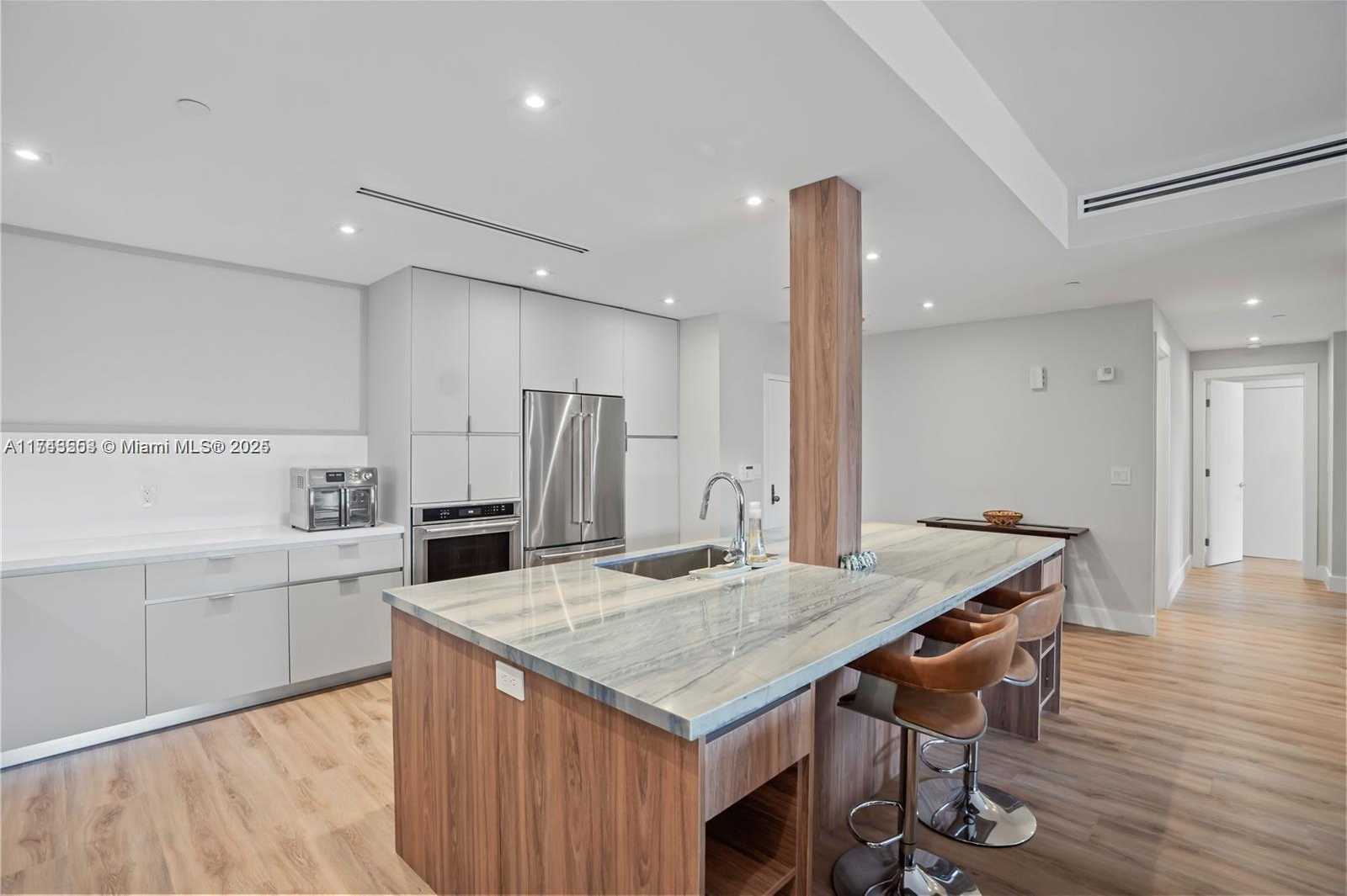 Small Image of 251 CRANDON BLVD #1026, Key Biscayne Number 6