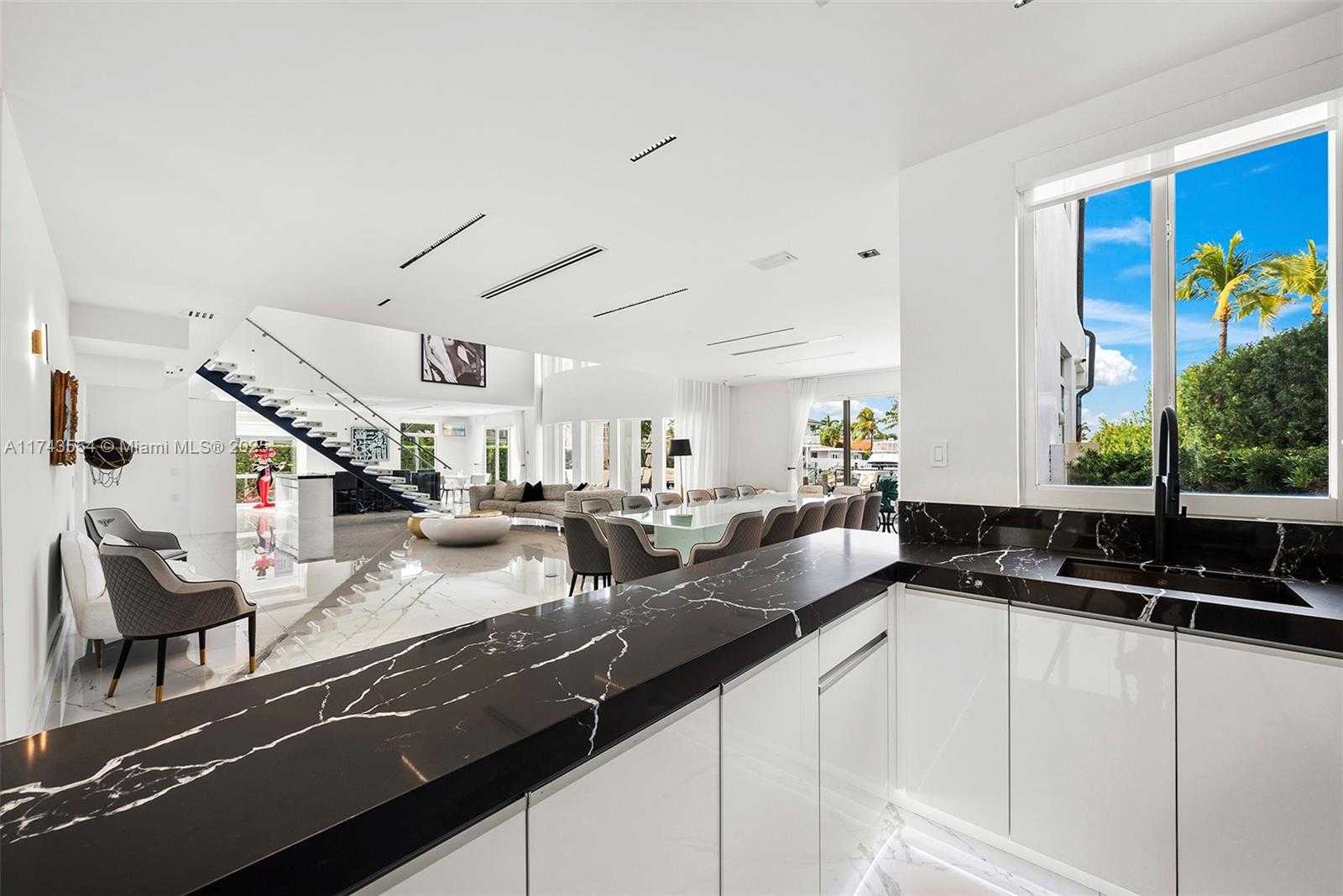 Small Image of 3251 NORTH EAST 164TH ST, North Miami Beach Number 24