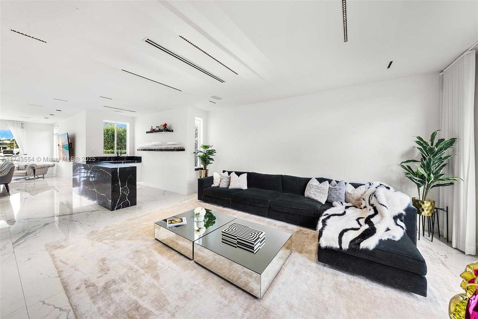 Small Image of 3251 NORTH EAST 164TH ST, North Miami Beach Number 25