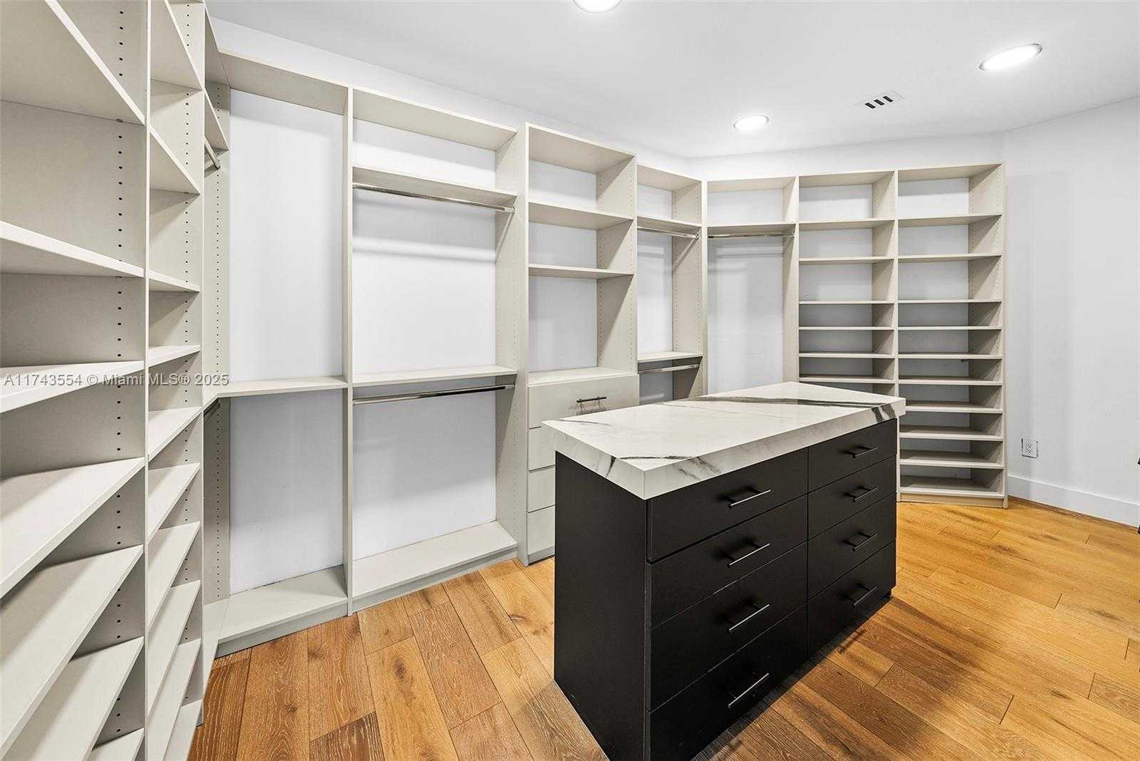 Small Image of 3251 NORTH EAST 164TH ST, North Miami Beach Number 28