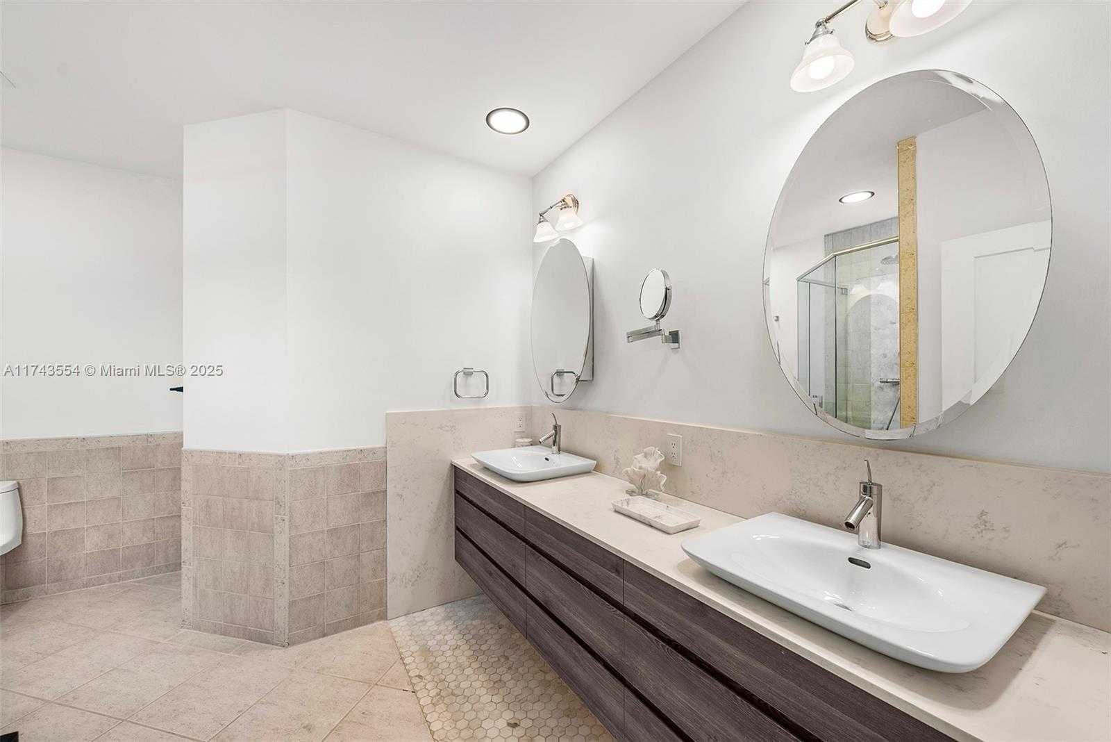 Small Image of 3251 NORTH EAST 164TH ST, North Miami Beach Number 42