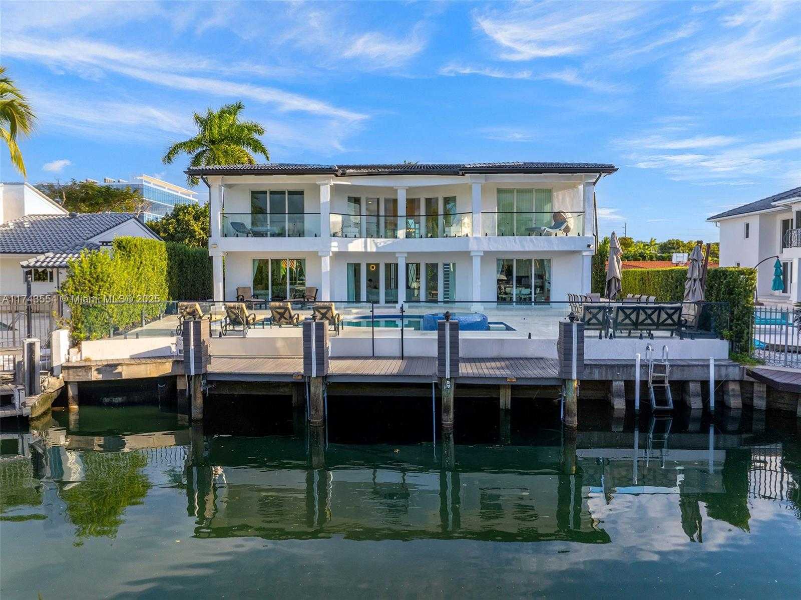 Small Image of 3251 NORTH EAST 164TH ST, North Miami Beach Number 48
