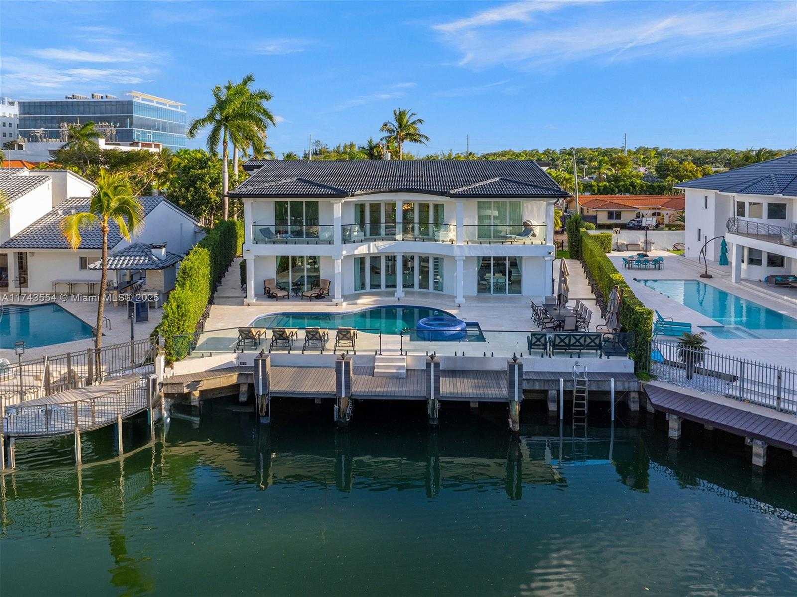 Small Image of 3251 NORTH EAST 164TH ST, North Miami Beach Number 49