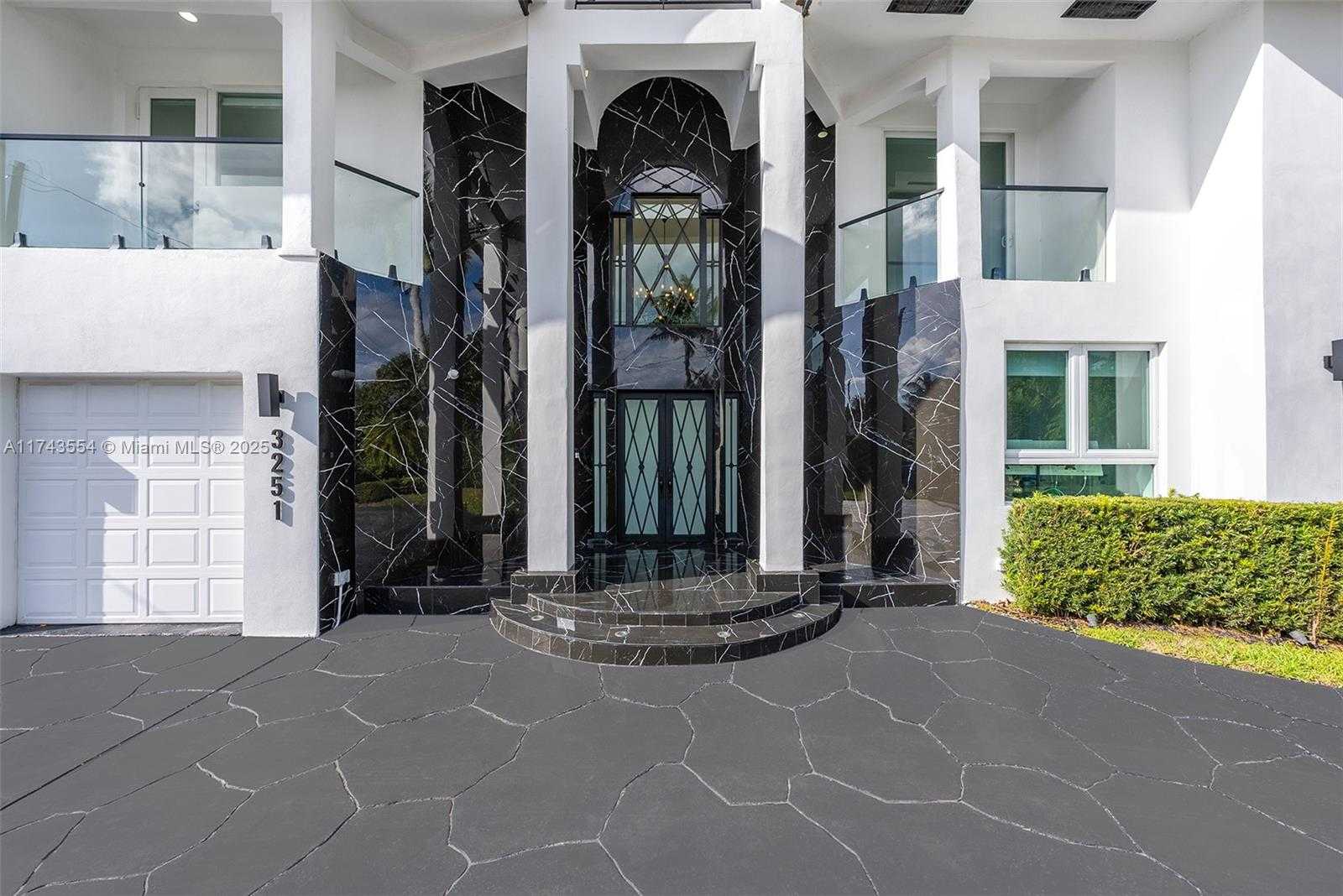 Small Image of 3251 NORTH EAST 164TH ST, North Miami Beach Number 5