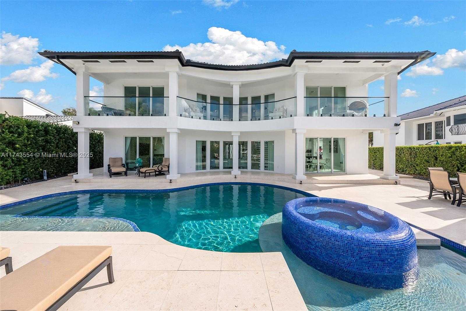 Small Image of 3251 NORTH EAST 164TH ST, North Miami Beach Number 54