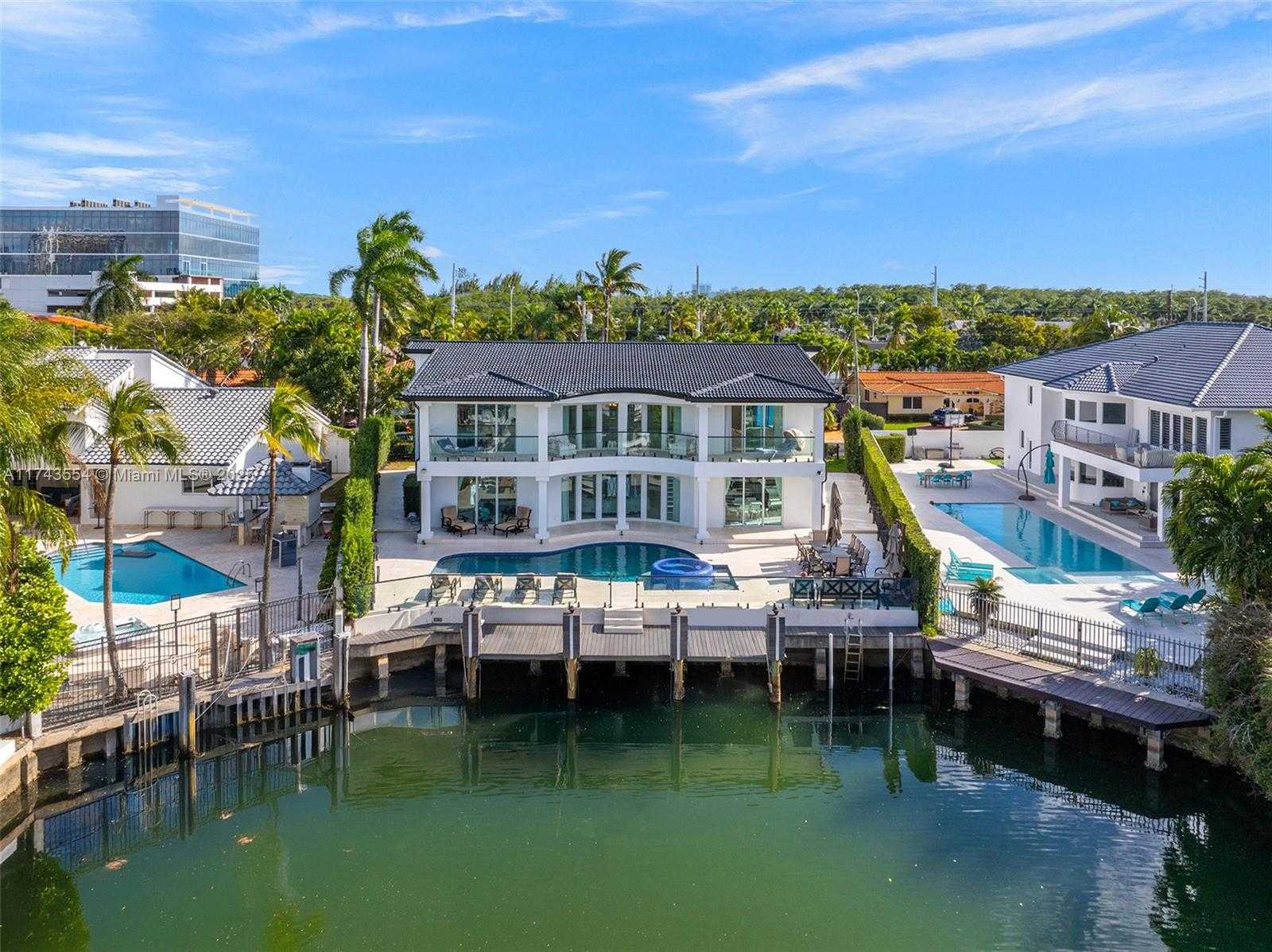 Small Image of 3251 NORTH EAST 164TH ST, North Miami Beach Number 6