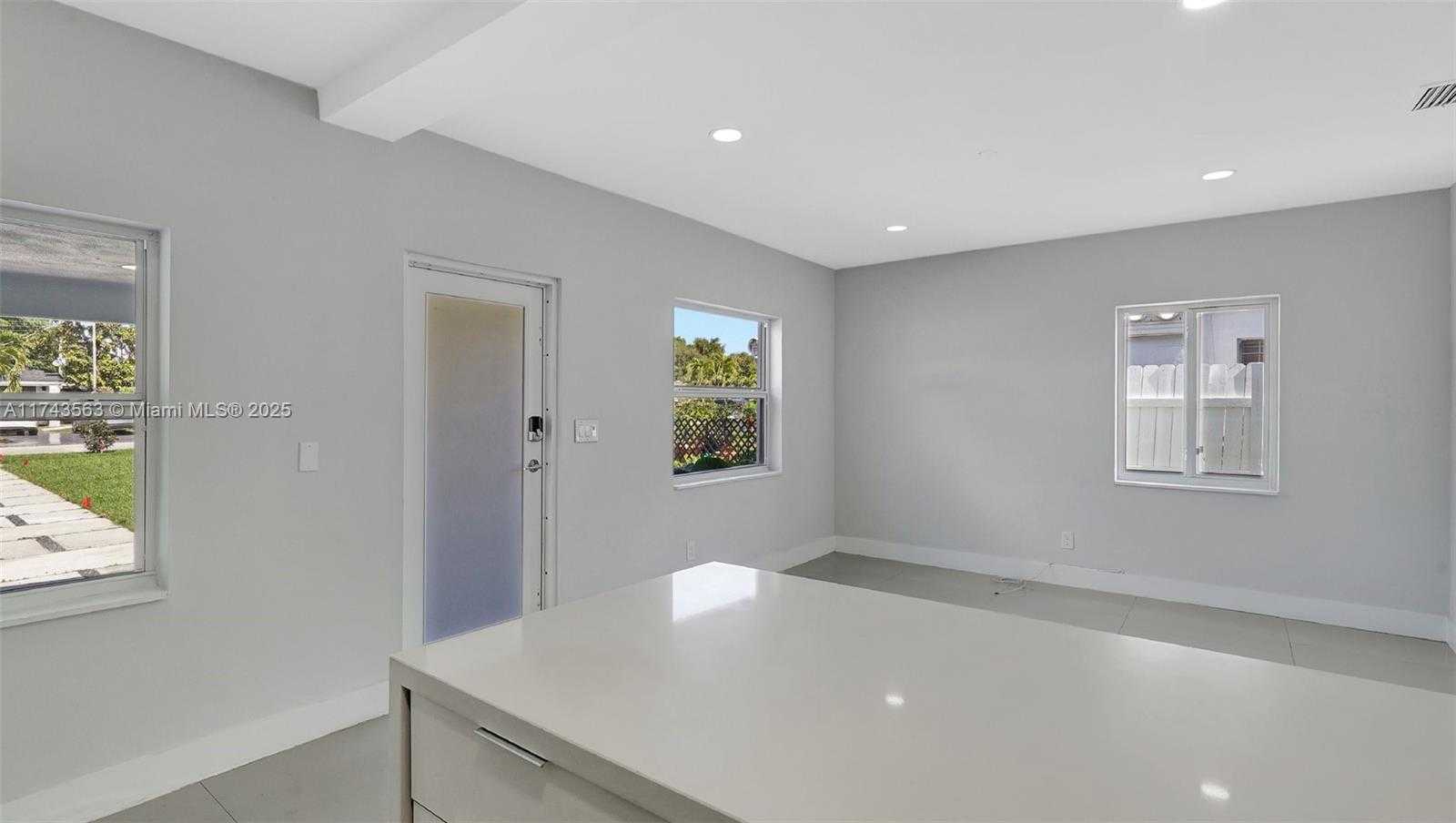 Small Image of 1950 NORTH EAST 179TH ST, North Miami Beach Number 11