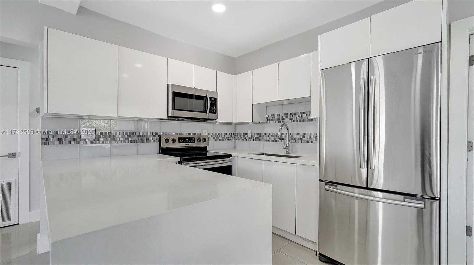 Small Image of 1950 NORTH EAST 179TH ST, North Miami Beach Number 14