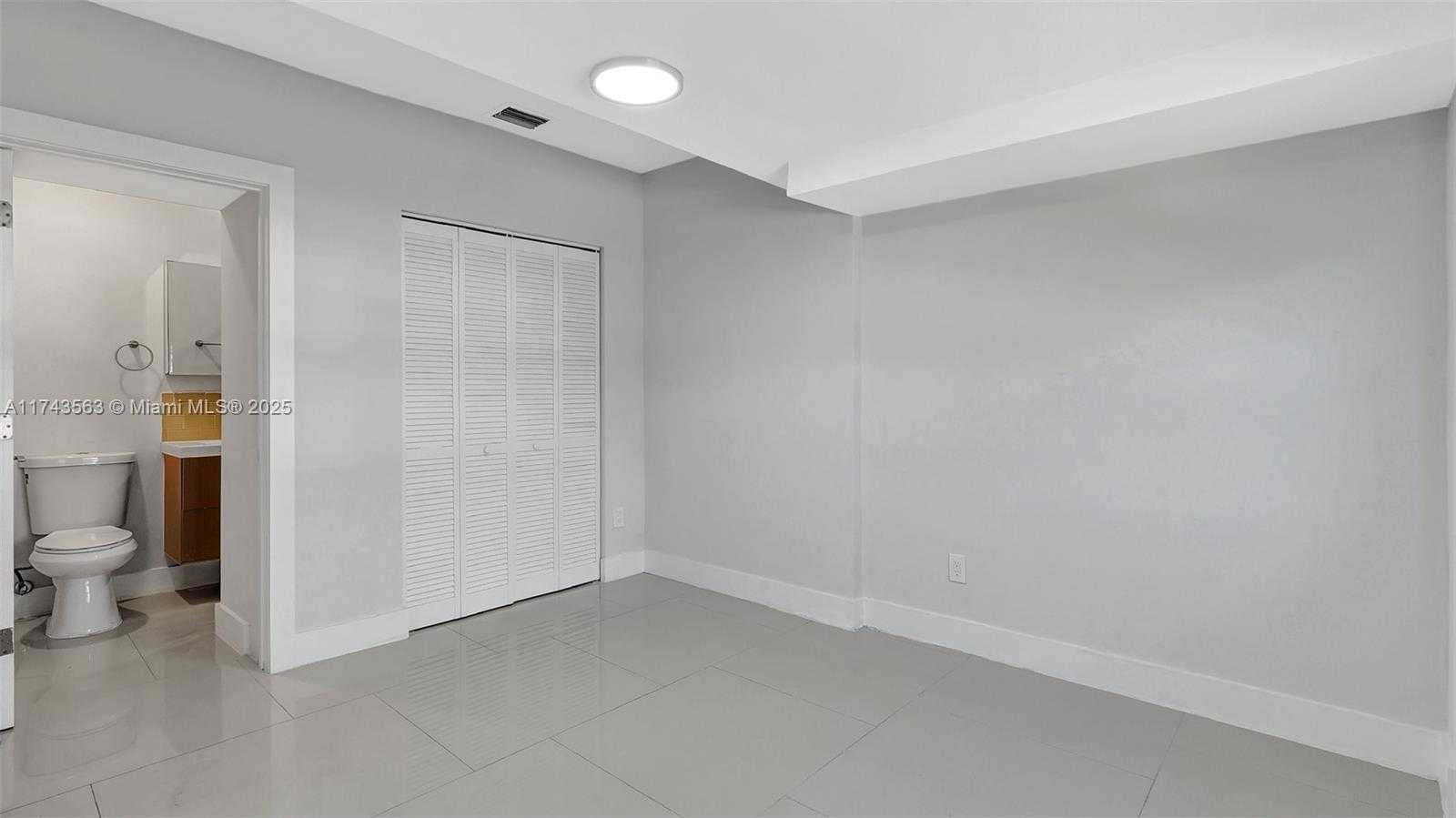 Small Image of 1950 NORTH EAST 179TH ST, North Miami Beach Number 19