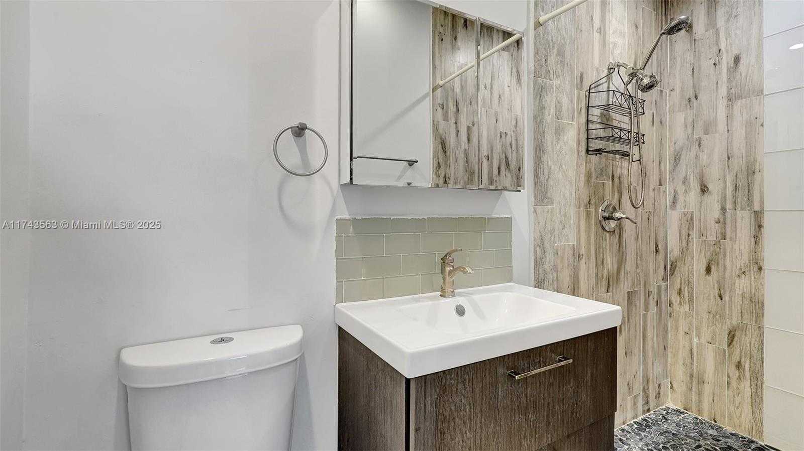 Small Image of 1950 NORTH EAST 179TH ST, North Miami Beach Number 20