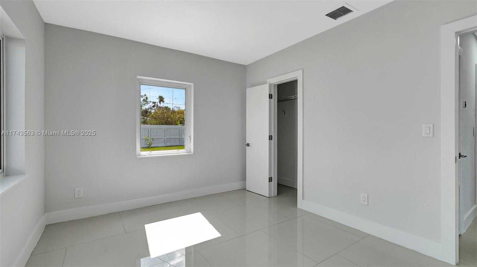 Small Image of 1950 NORTH EAST 179TH ST, North Miami Beach Number 25