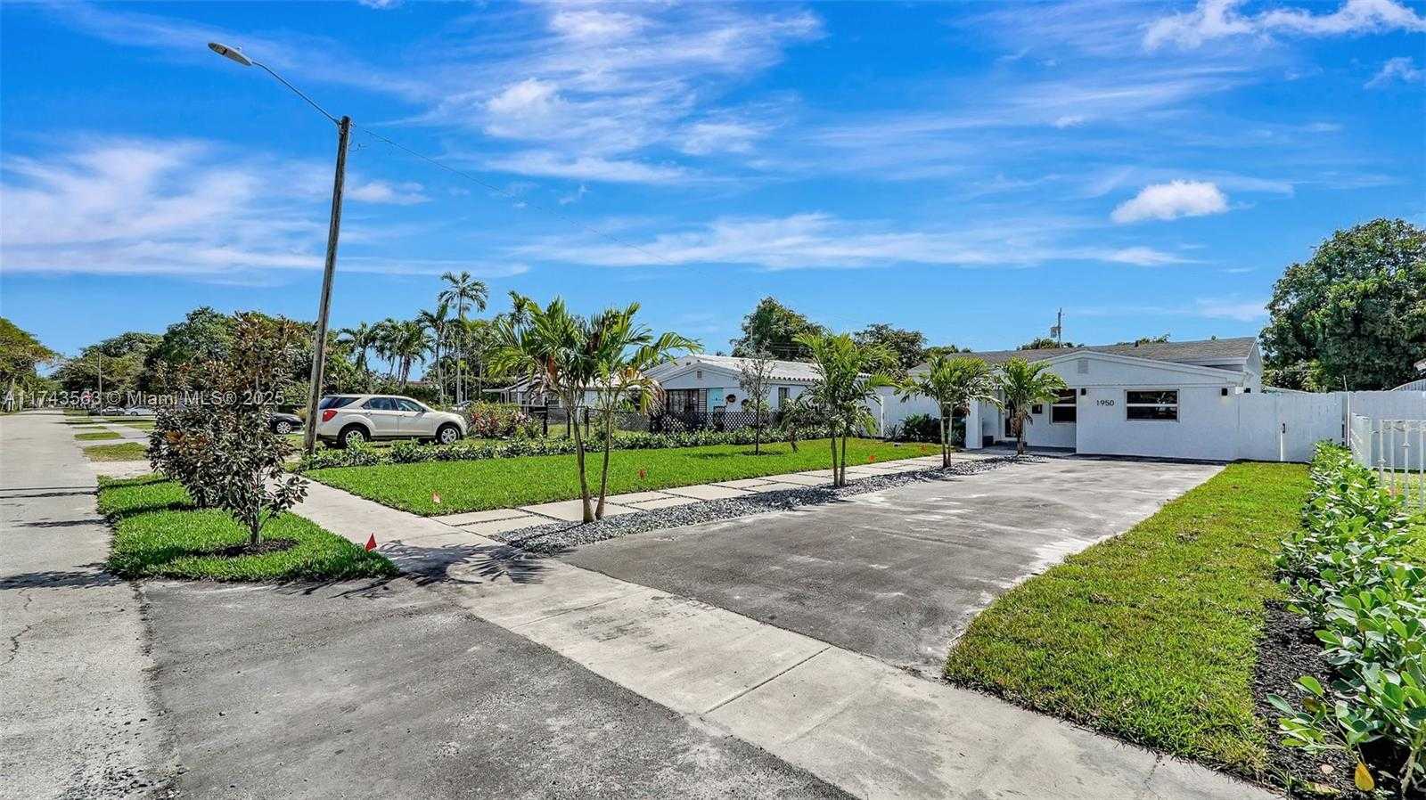 Small Image of 1950 NORTH EAST 179TH ST, North Miami Beach Number 3