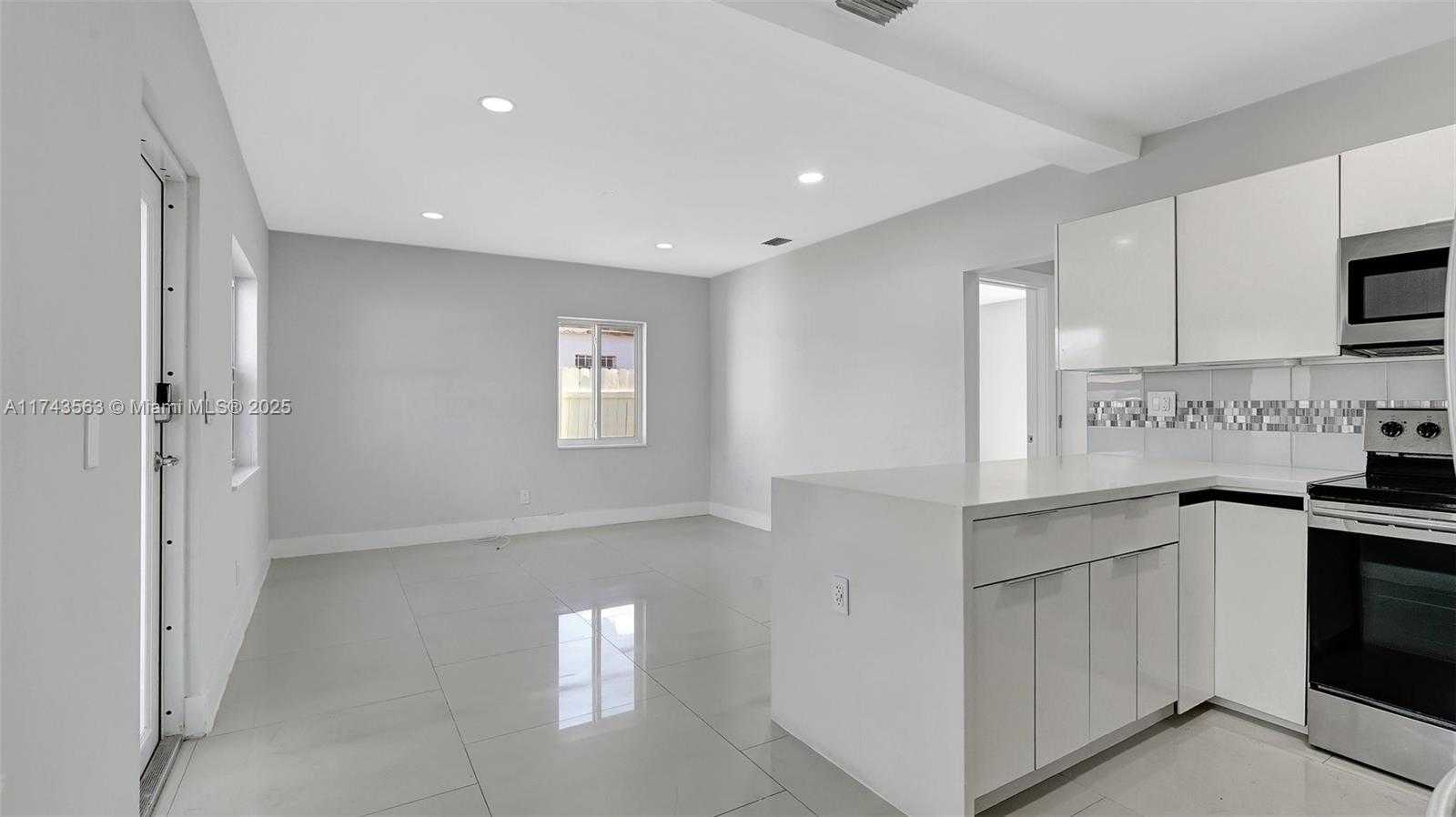 Small Image of 1950 NORTH EAST 179TH ST, North Miami Beach Number 9