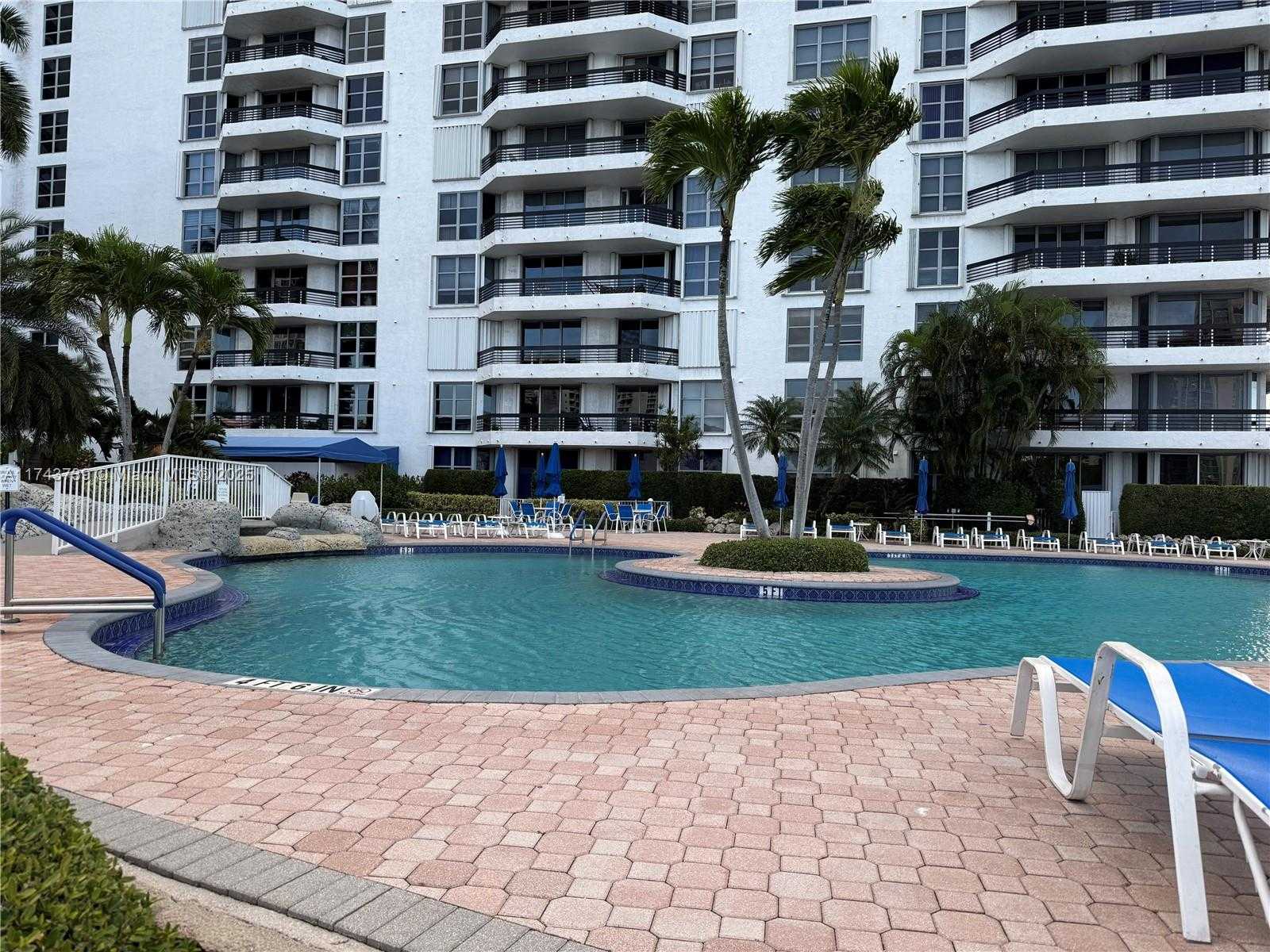 Small Image of 3530 MYSTIC POINTE DR #1907, Aventura Number 11