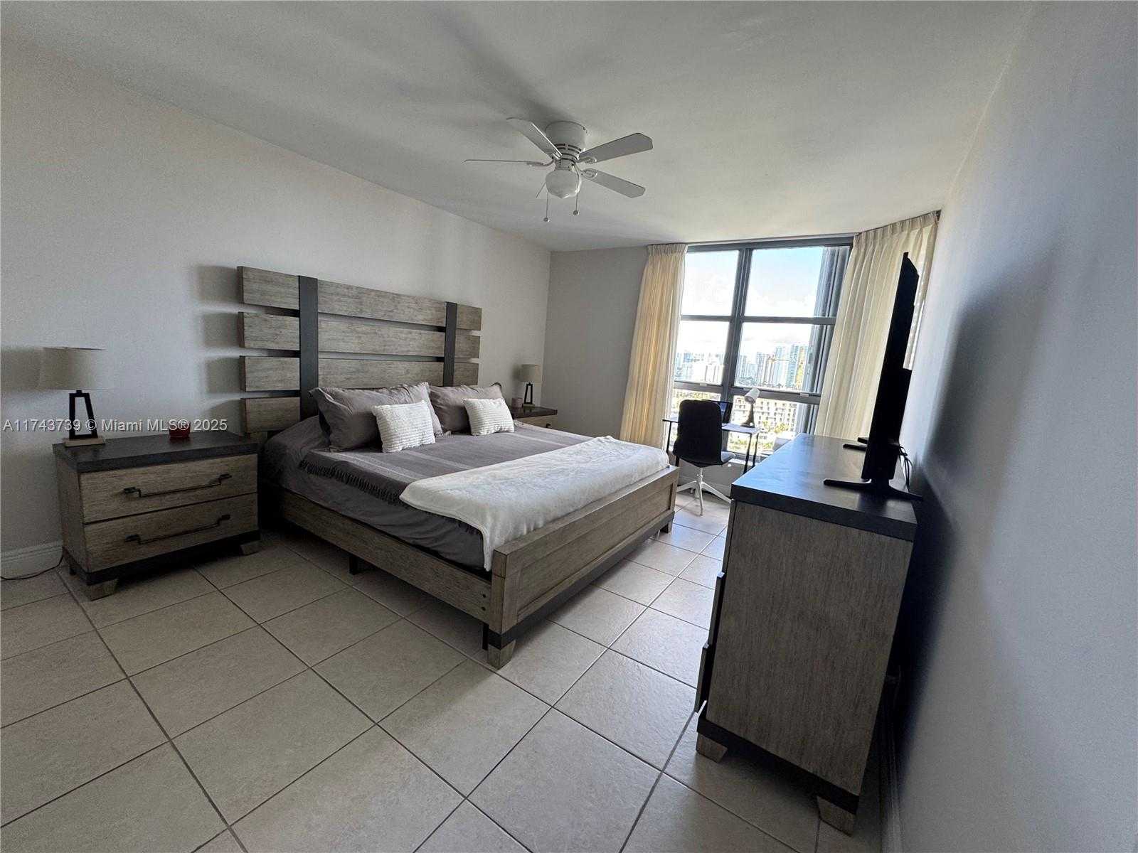 Small Image of 3530 MYSTIC POINTE DR #1907, Aventura Number 14