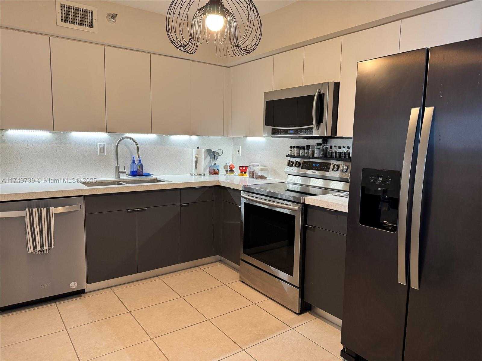 Small Image of 3530 MYSTIC POINTE DR #1907, Aventura Number 24