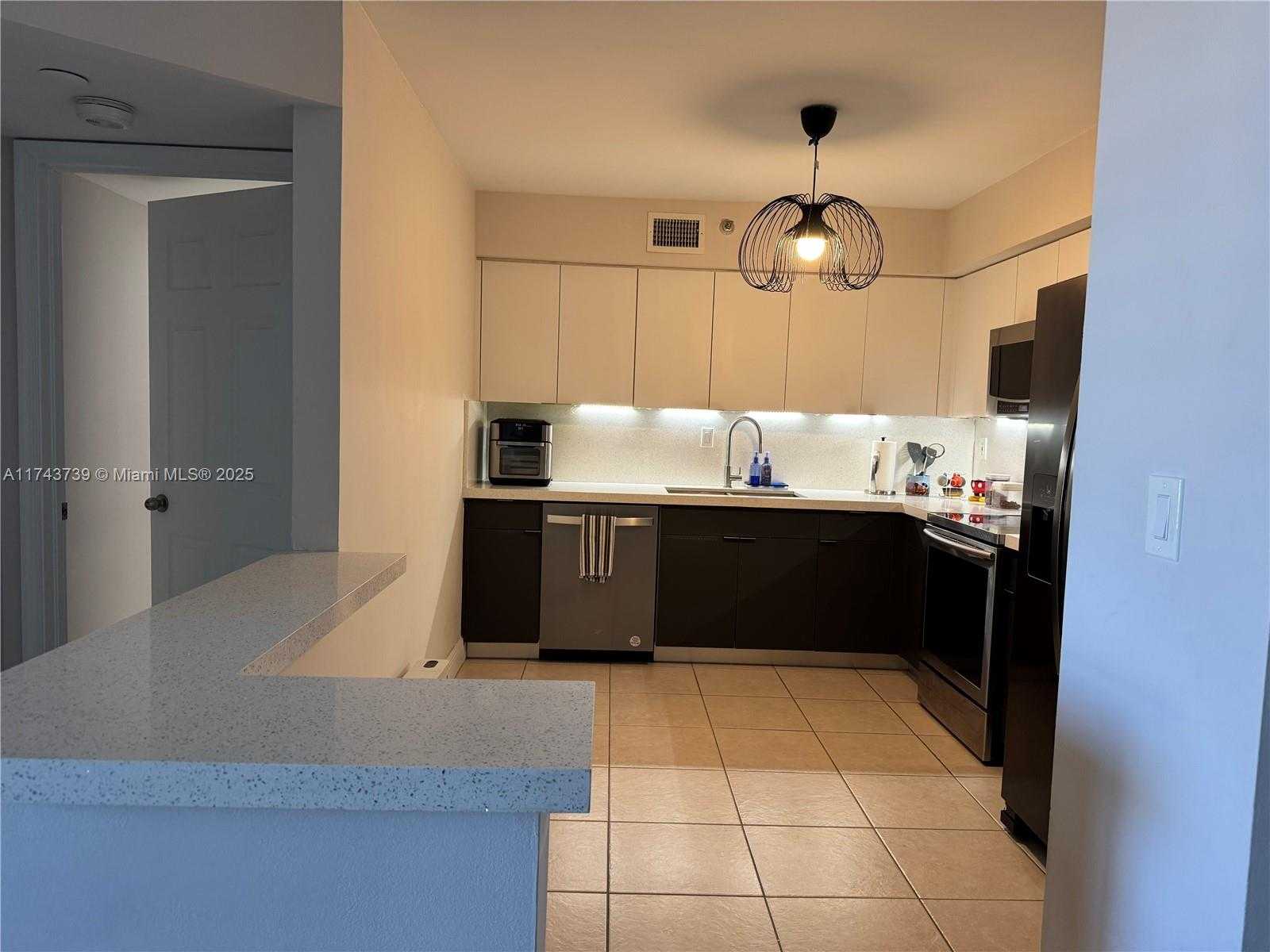 Small Image of 3530 MYSTIC POINTE DR #1907, Aventura Number 25