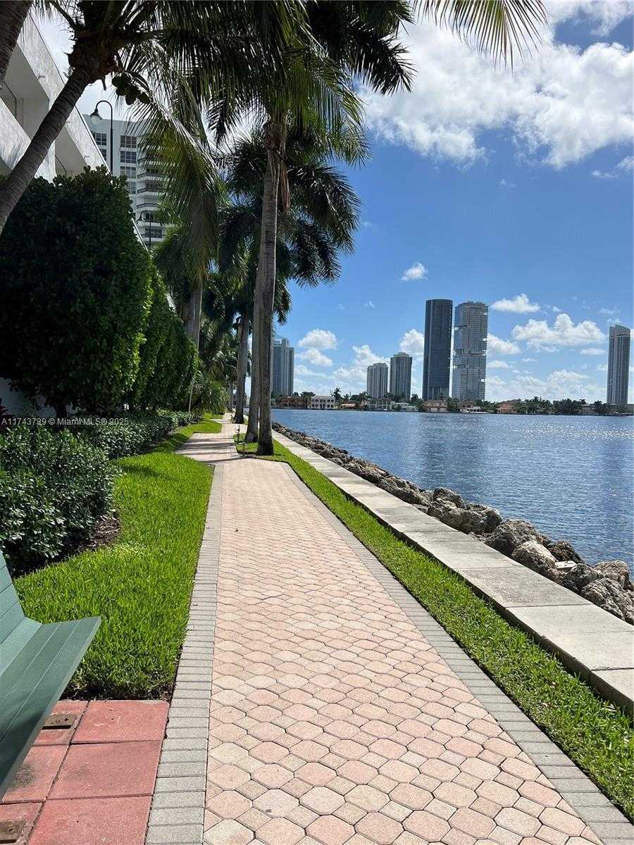 Small Image of 3530 MYSTIC POINTE DR #1907, Aventura Number 6