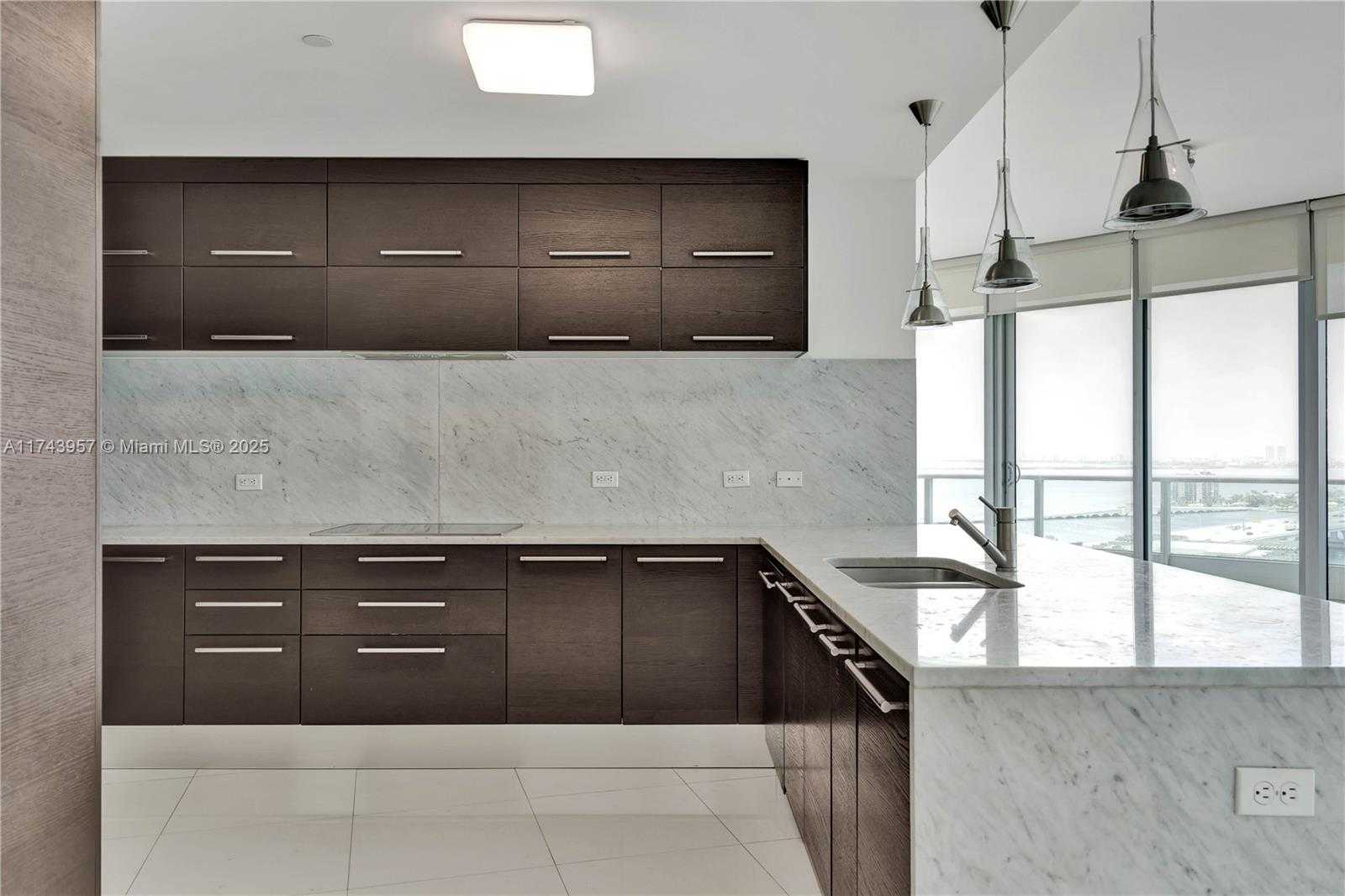 Small Image of 900 BISCAYNE BLVD #2206, Miami Number 11