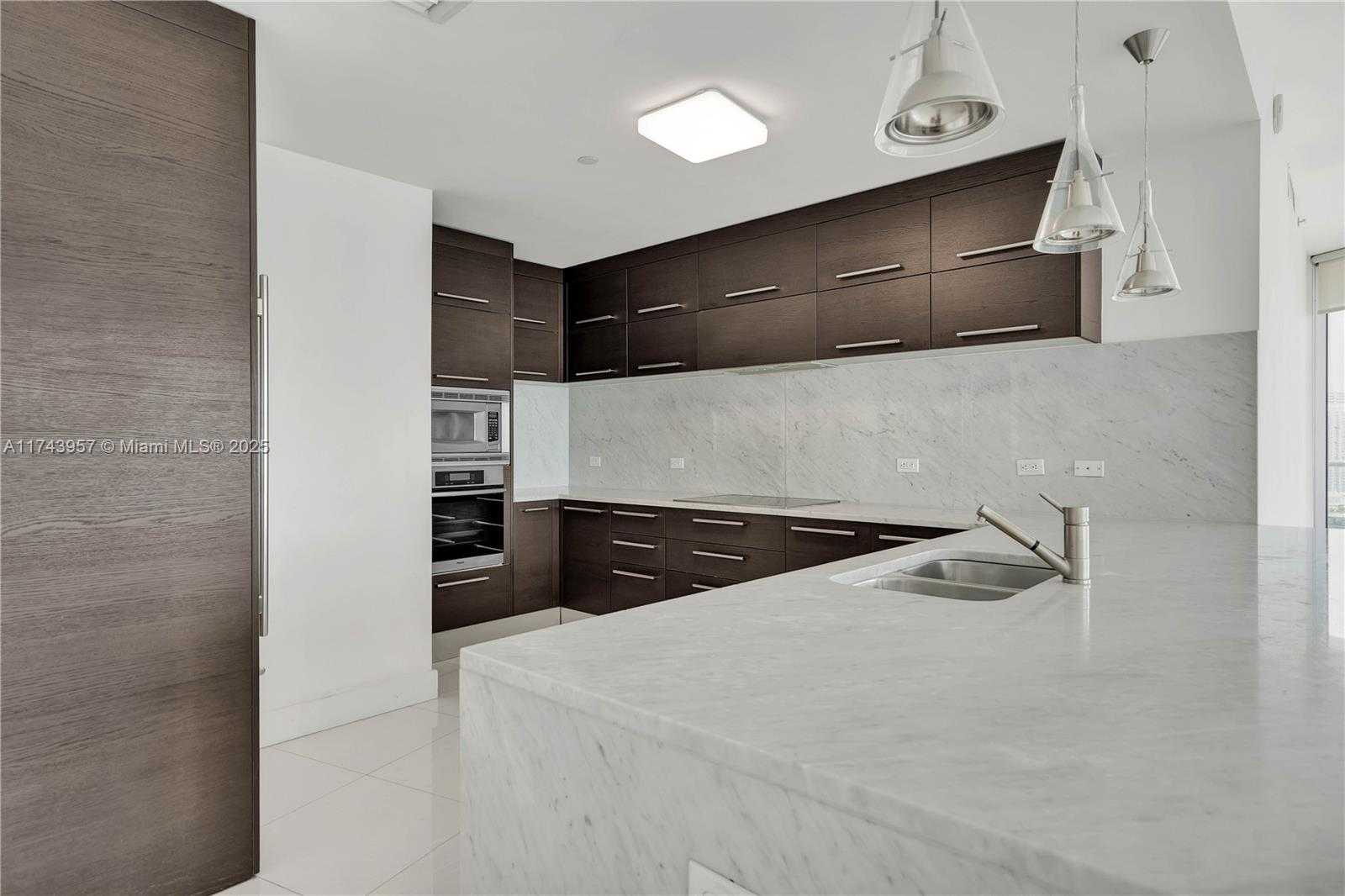 Small Image of 900 BISCAYNE BLVD #2206, Miami Number 12