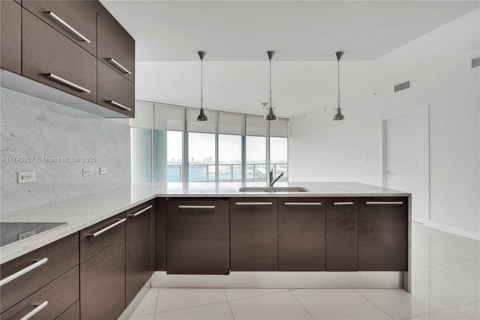 Small Image of 900 BISCAYNE BLVD #2206, Miami Number 13