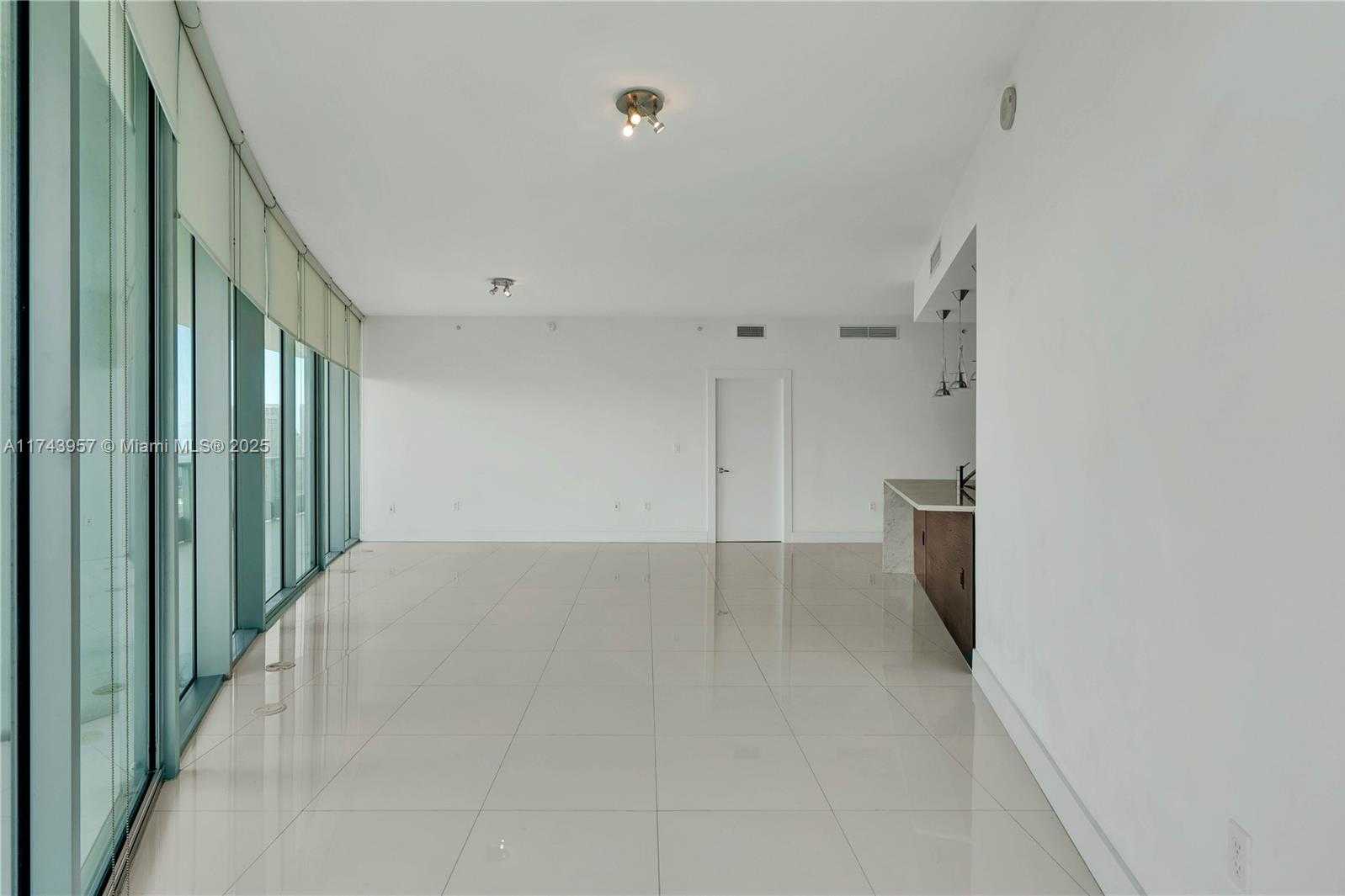 Small Image of 900 BISCAYNE BLVD #2206, Miami Number 16