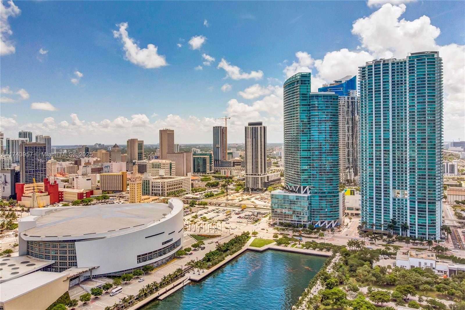 Small Image of 900 BISCAYNE BLVD #2206, Miami Number 2