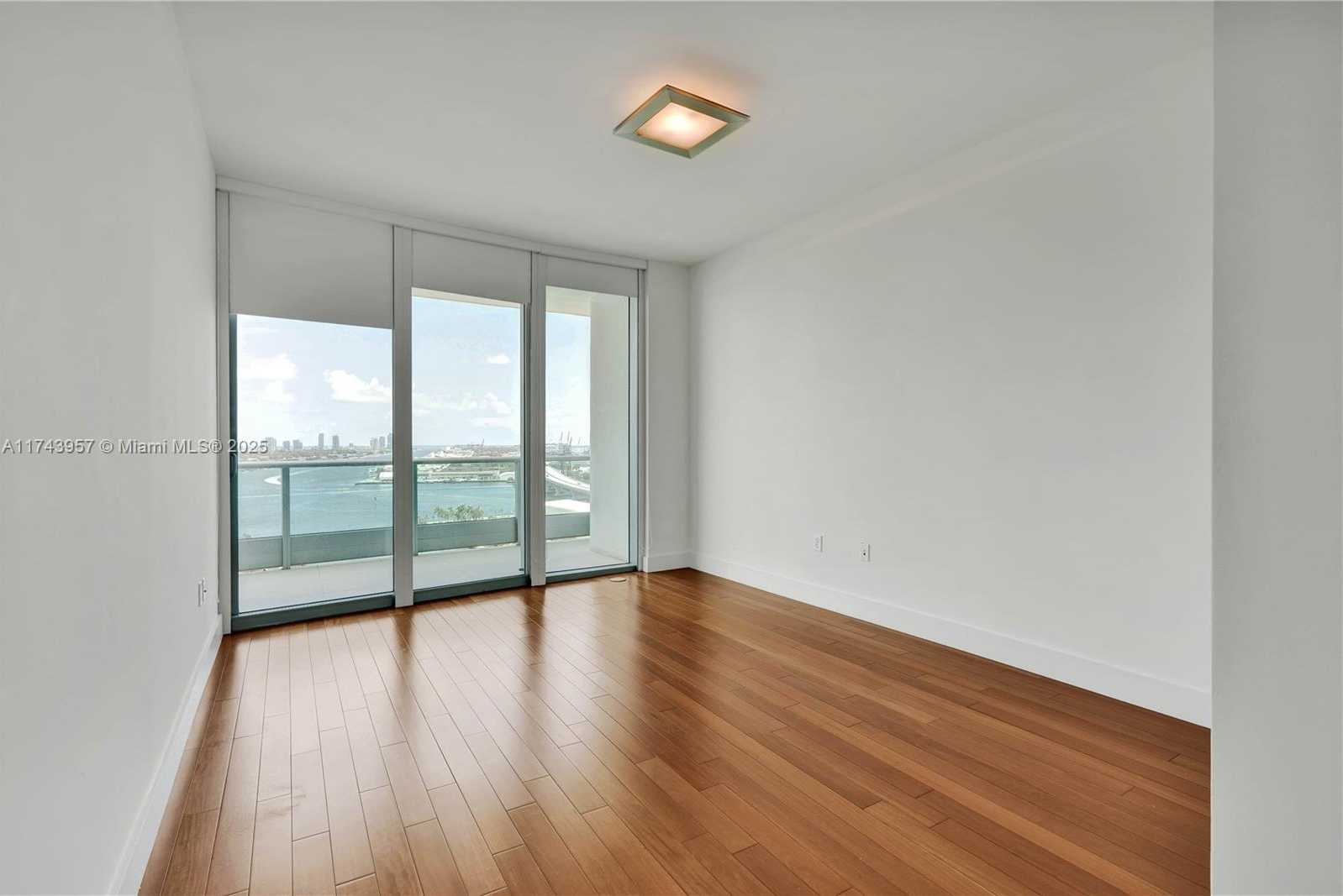Small Image of 900 BISCAYNE BLVD #2206, Miami Number 20